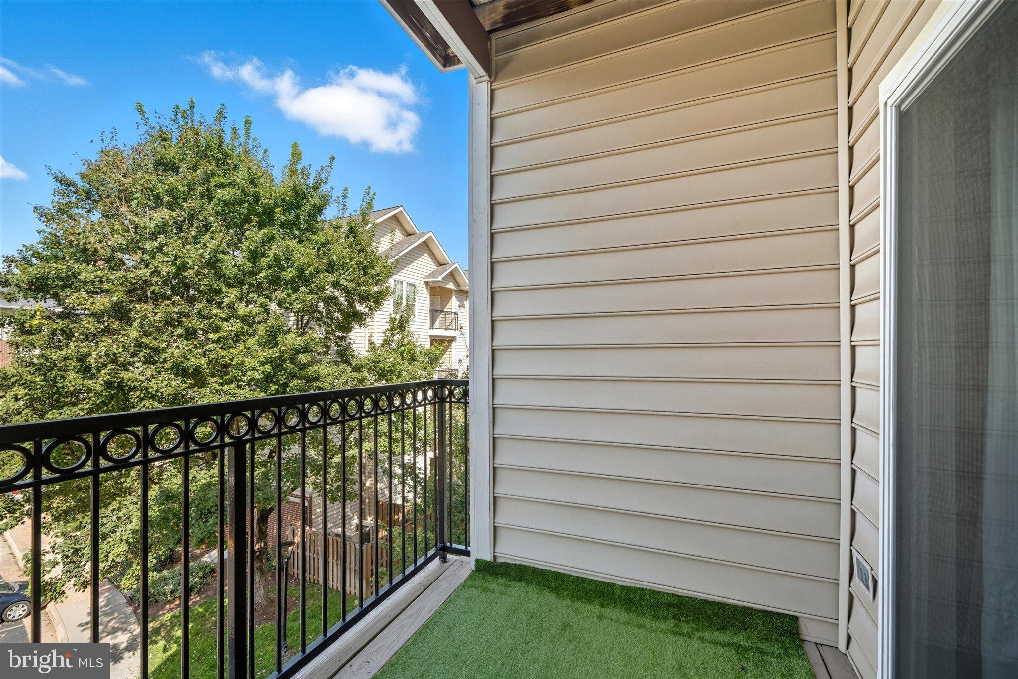 GATES OF MCLEAN - Residential Lease