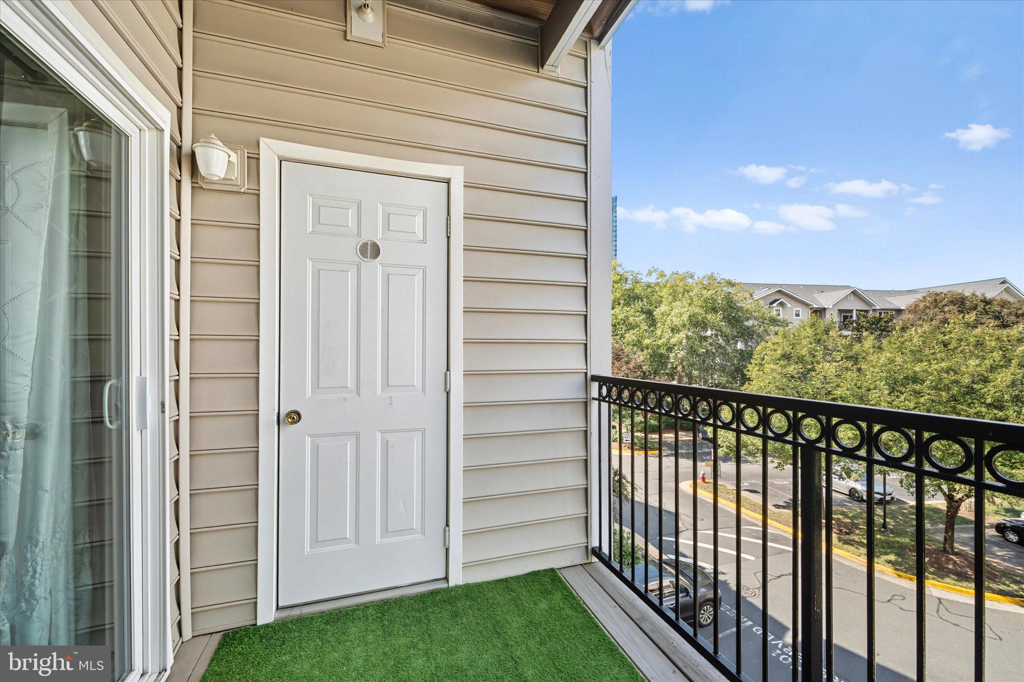 GATES OF MCLEAN - Residential Lease