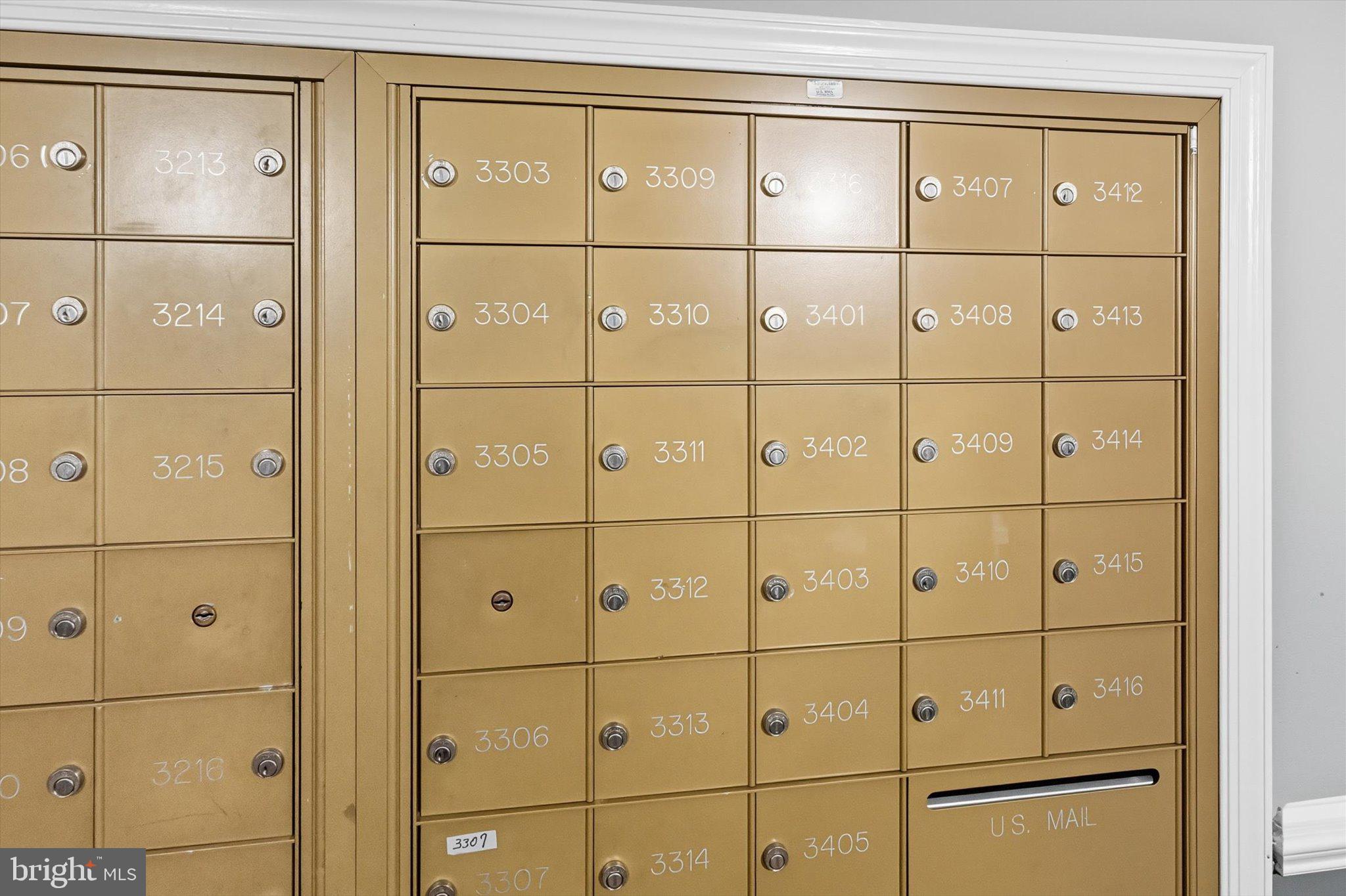 GATES OF MCLEAN - Residential Lease