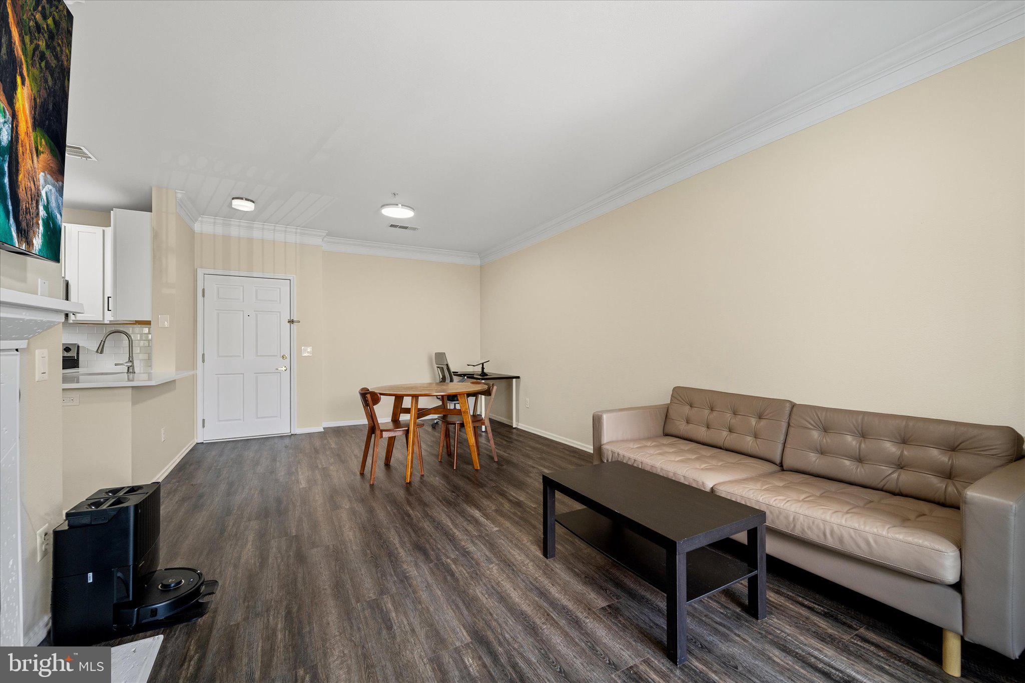 GATES OF MCLEAN - Residential Lease