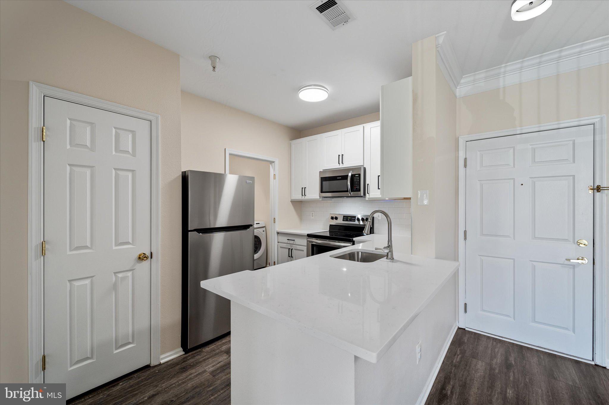 GATES OF MCLEAN - Residential Lease