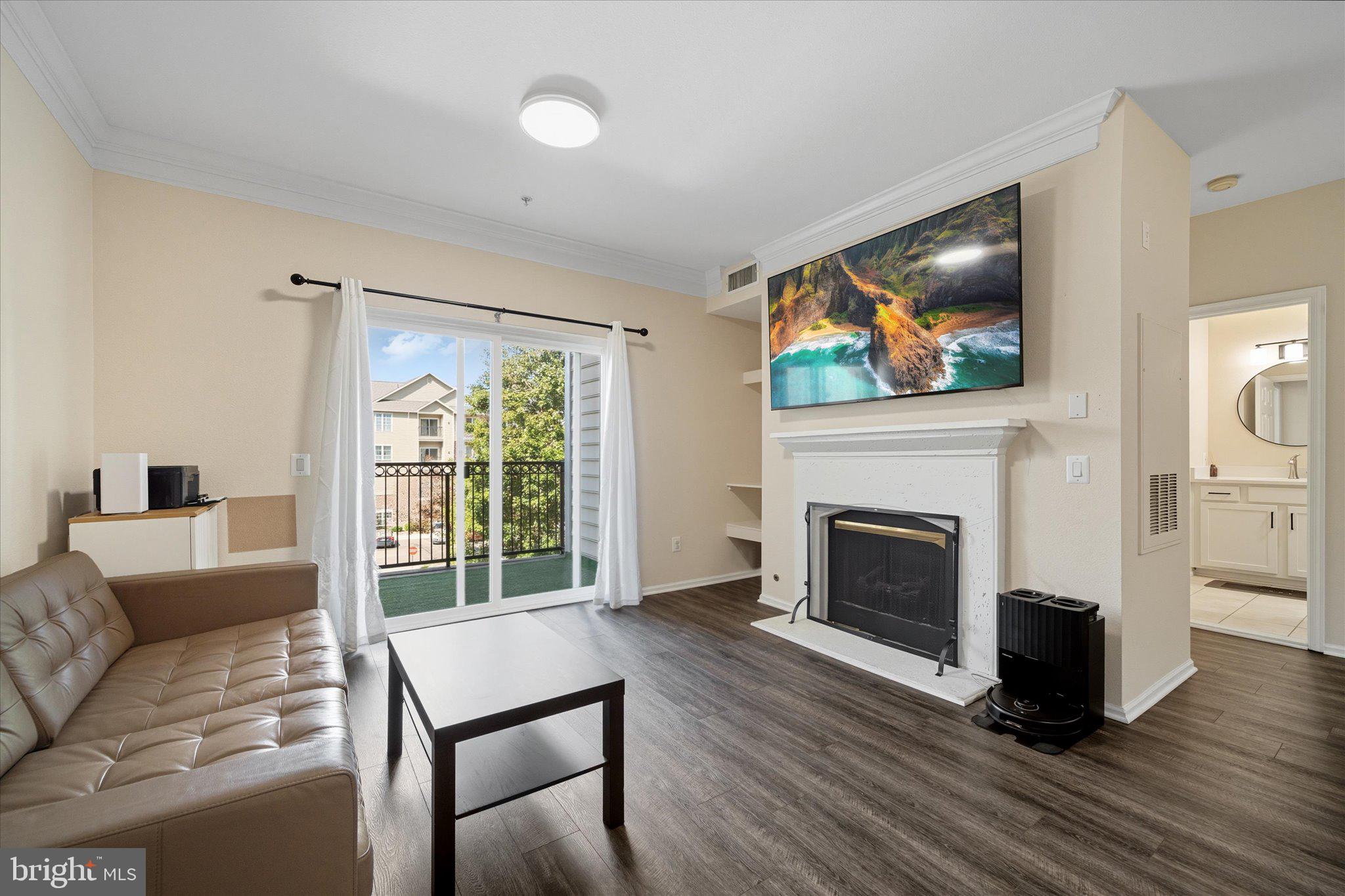 GATES OF MCLEAN - Residential Lease