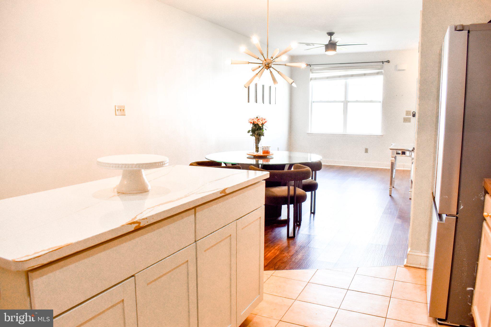 25 ROWAND WAY E