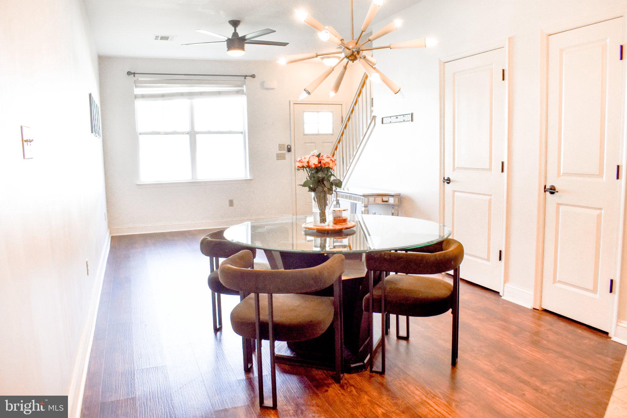 25 ROWAND WAY E