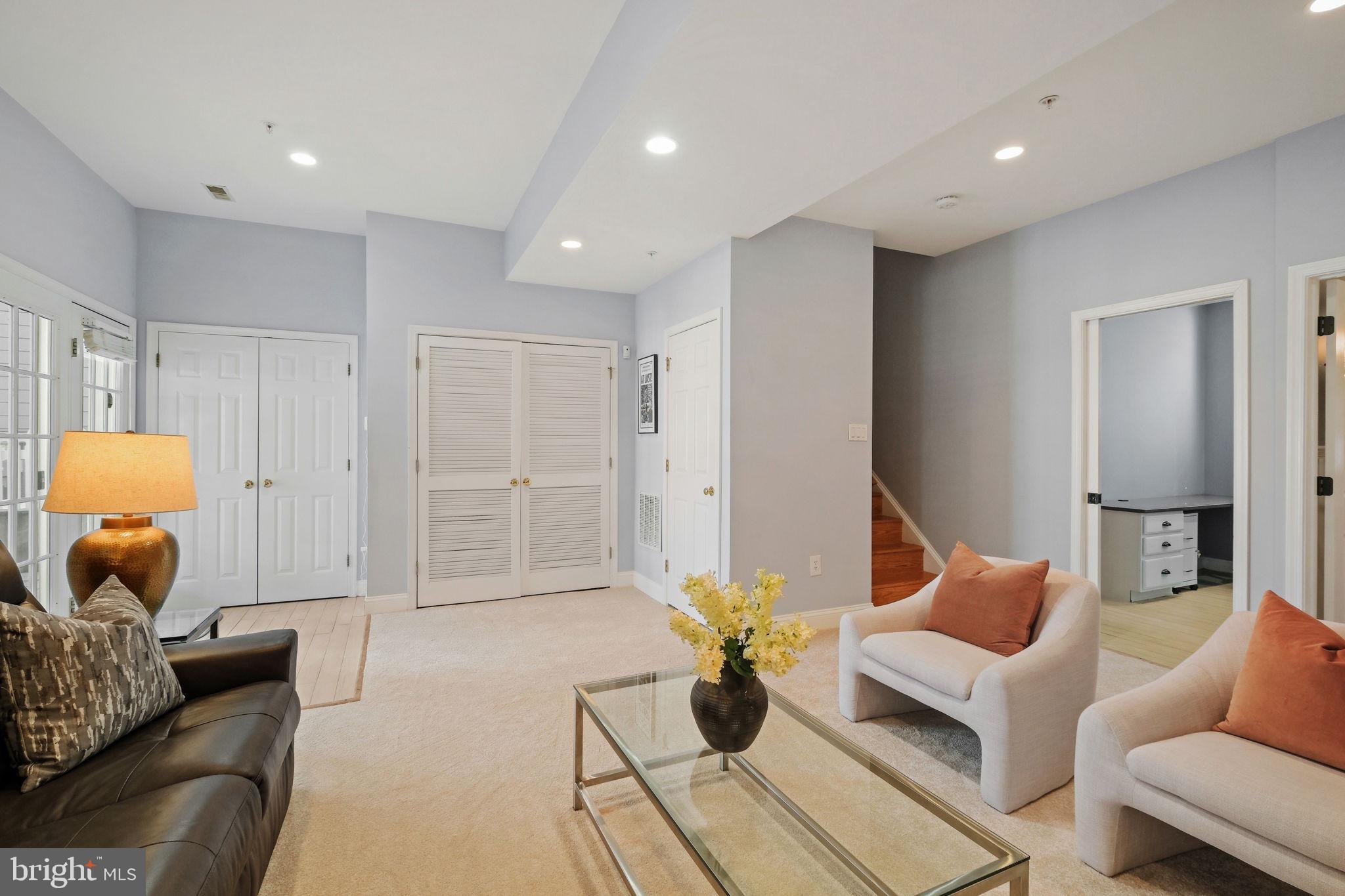 KENTLANDS - Residential