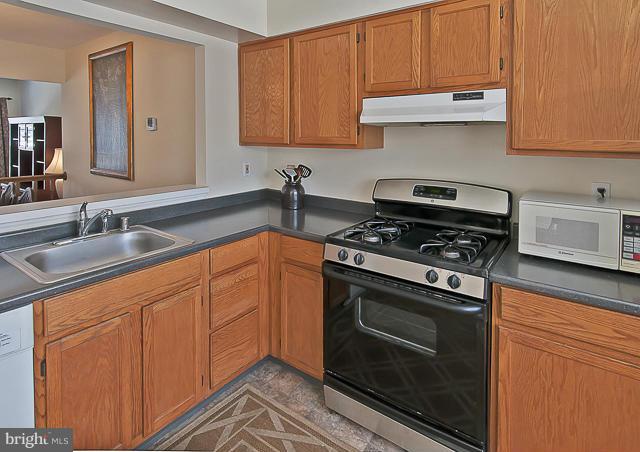 OAK SPRINGS - Residential