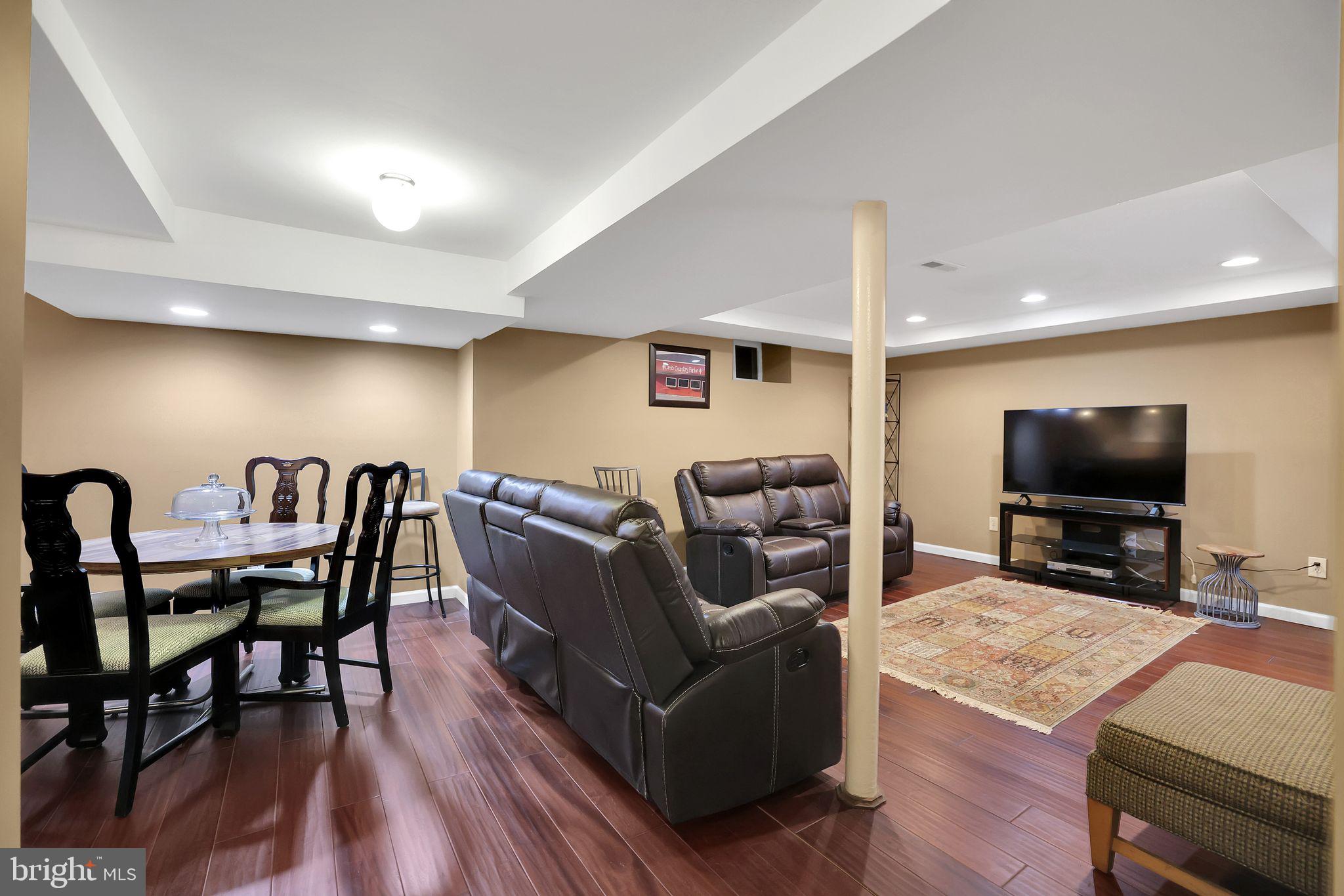 BELVEDERE SQUARE - Residential