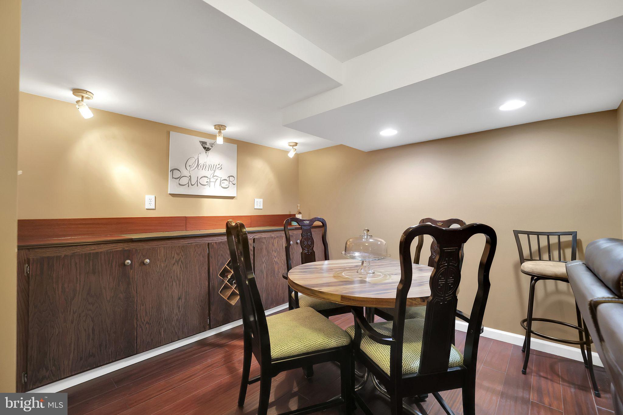 BELVEDERE SQUARE - Residential