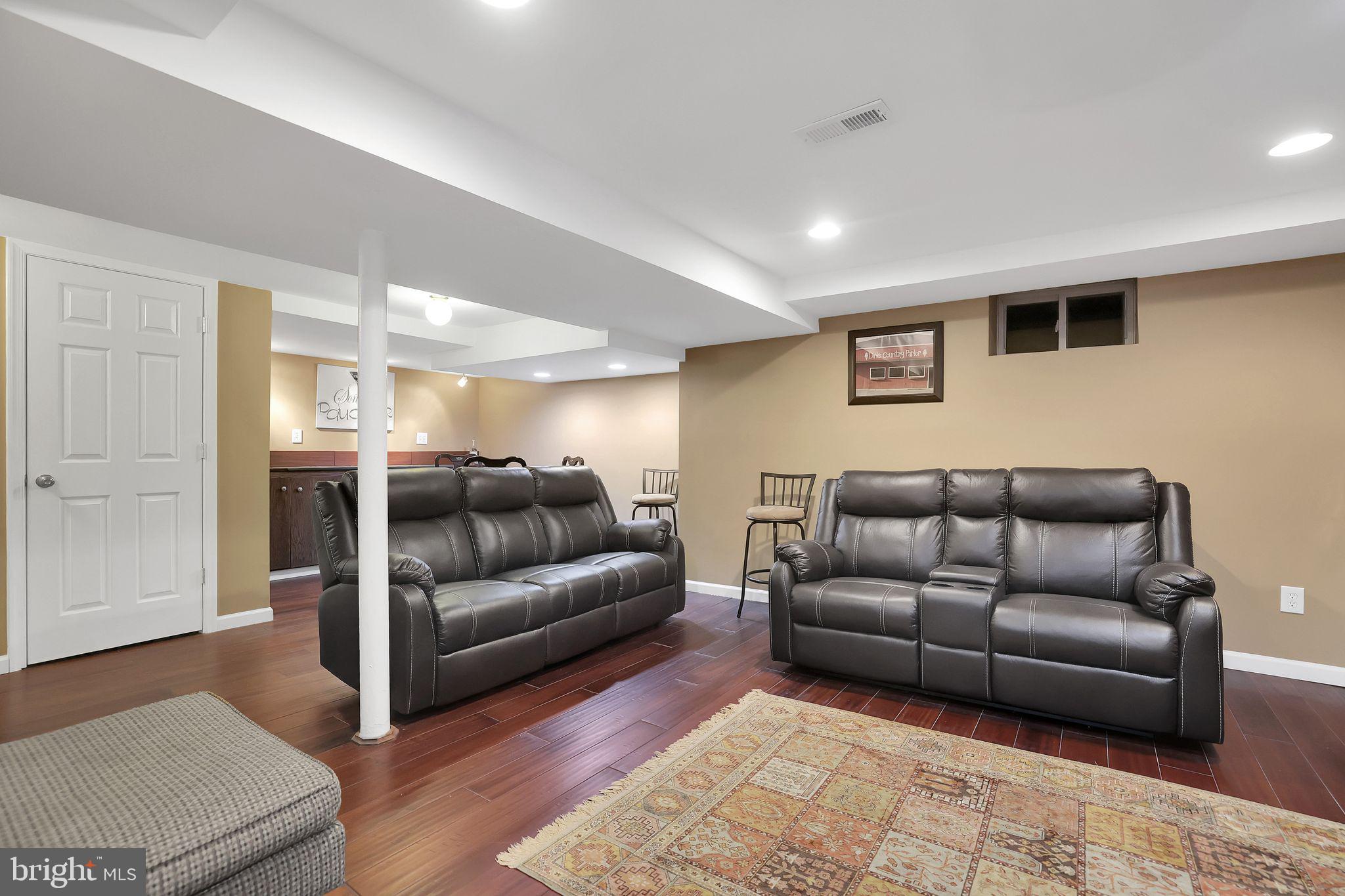 BELVEDERE SQUARE - Residential