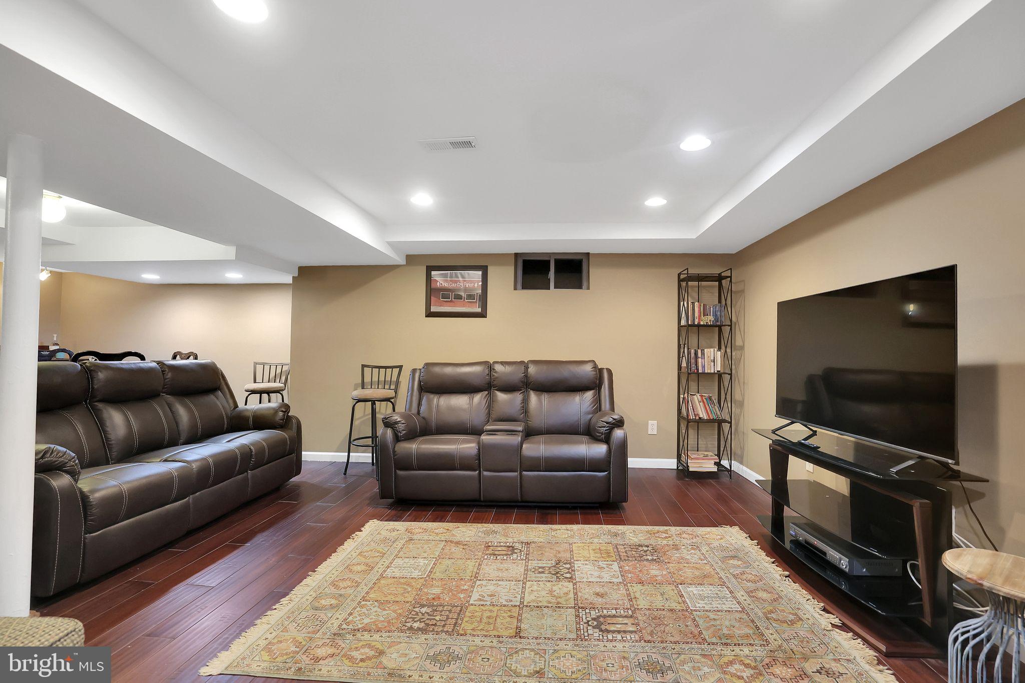 BELVEDERE SQUARE - Residential