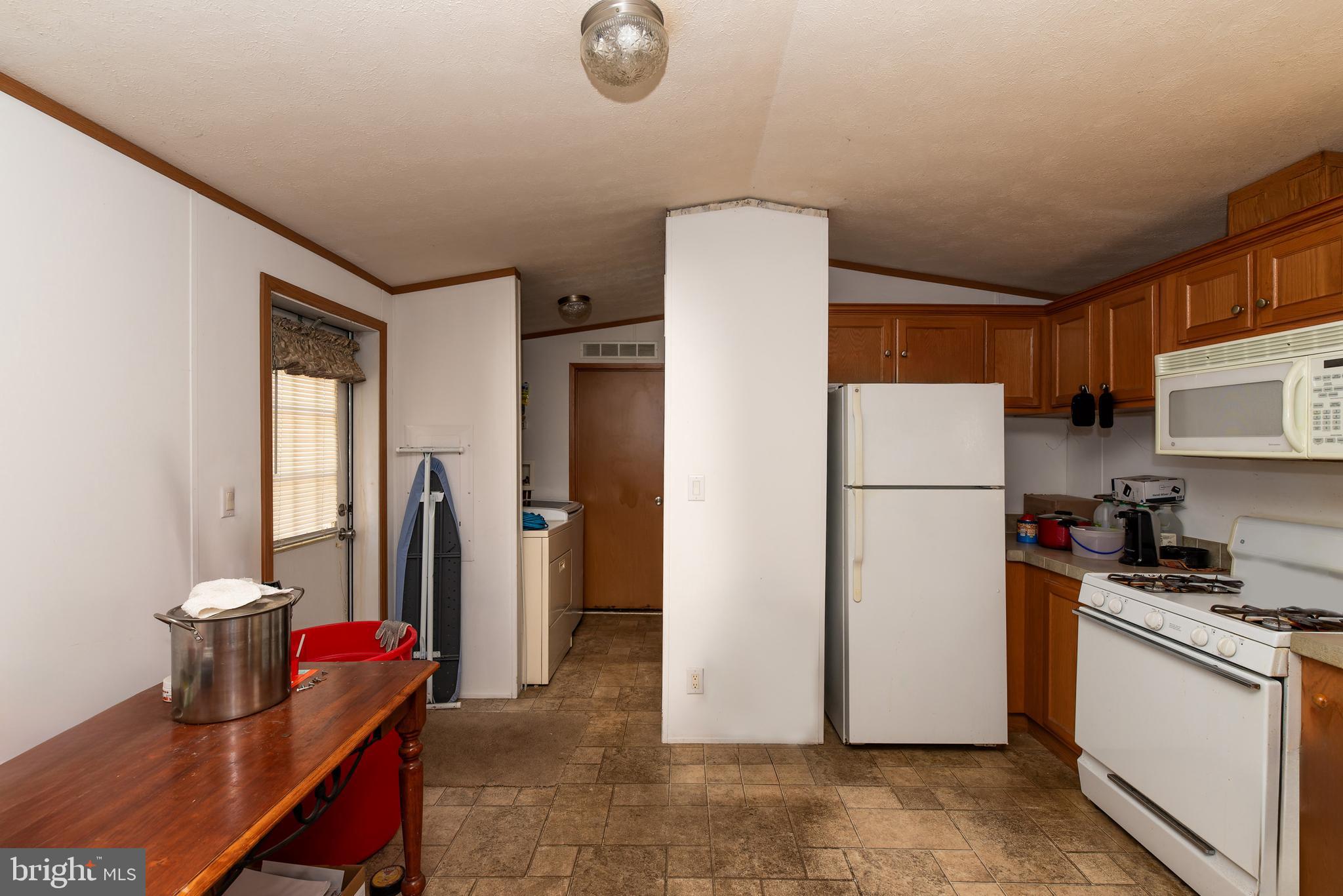 FAIRVIEW MANOR - Residential