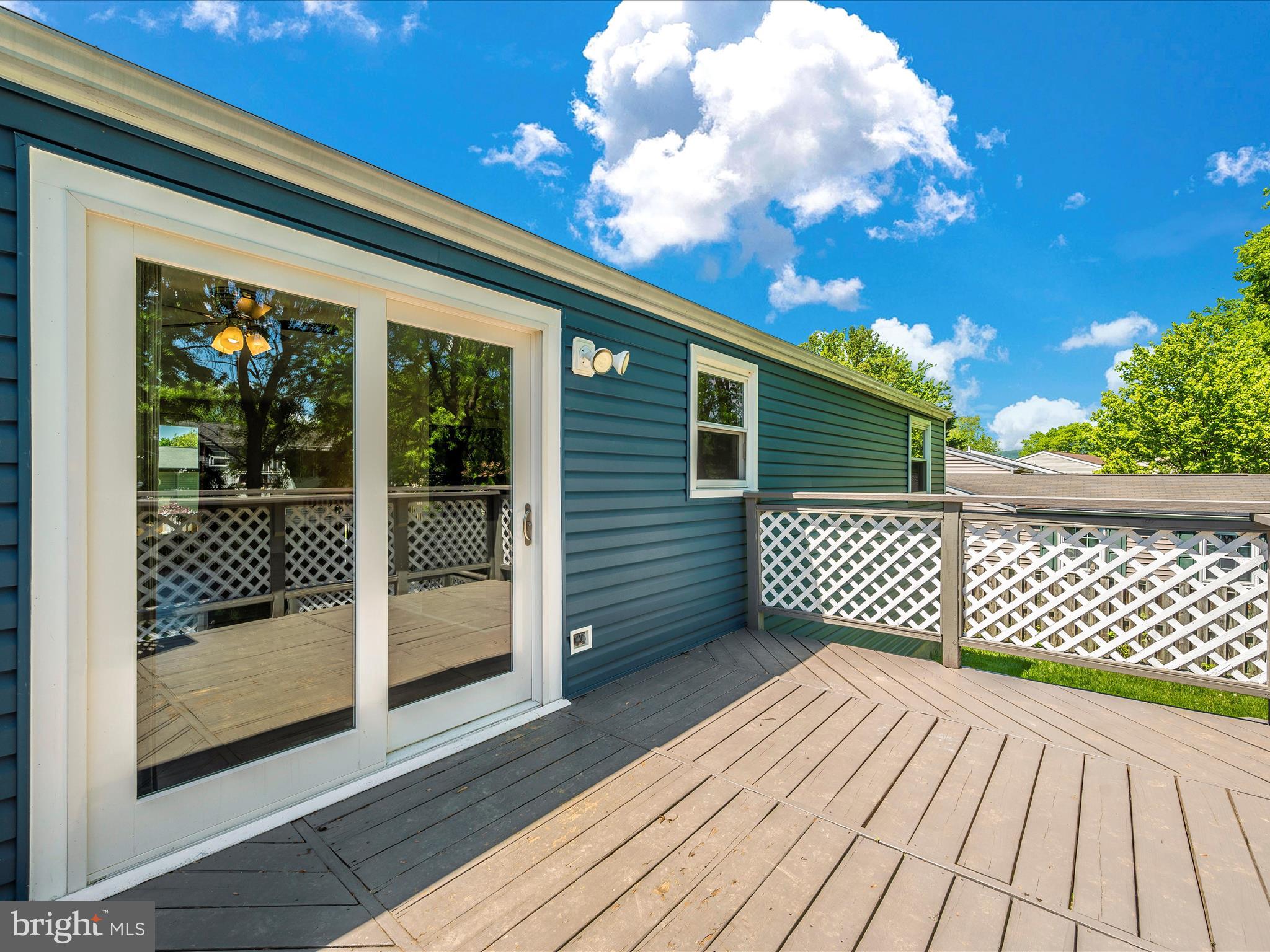 AMBER MEADOWS - Residential Lease