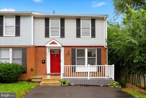 Townhouse For Sale - 1 E Hart Street<br/> WINCHESTER, VA 22601