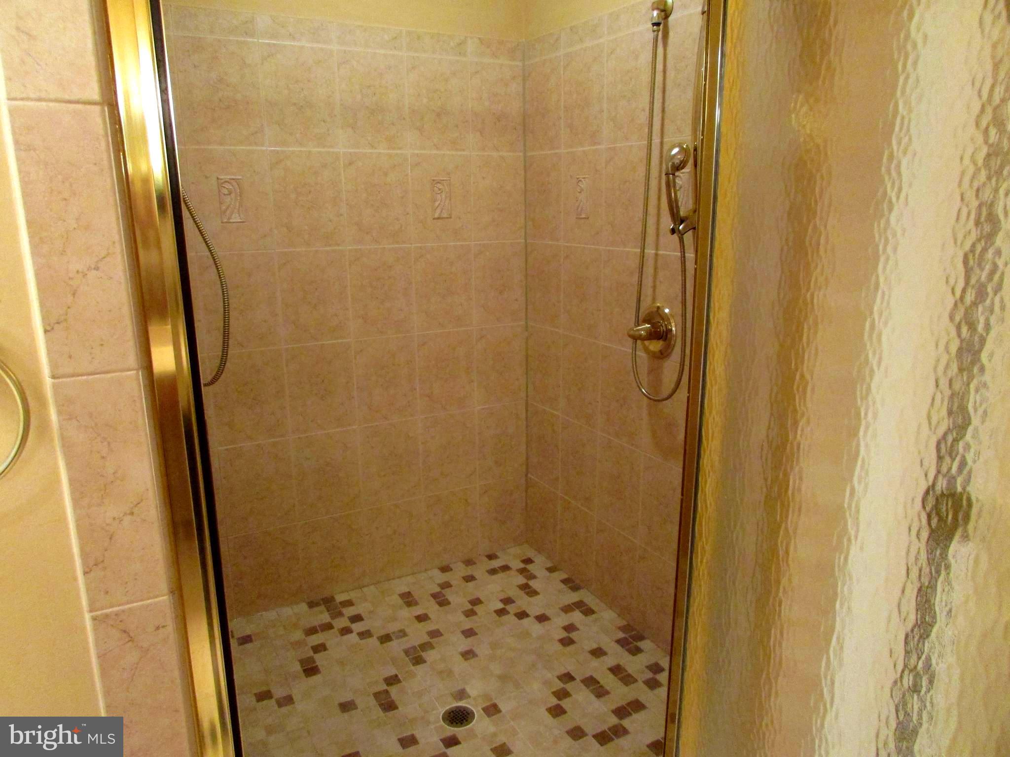 PRESTON'S ESTATES - Residential