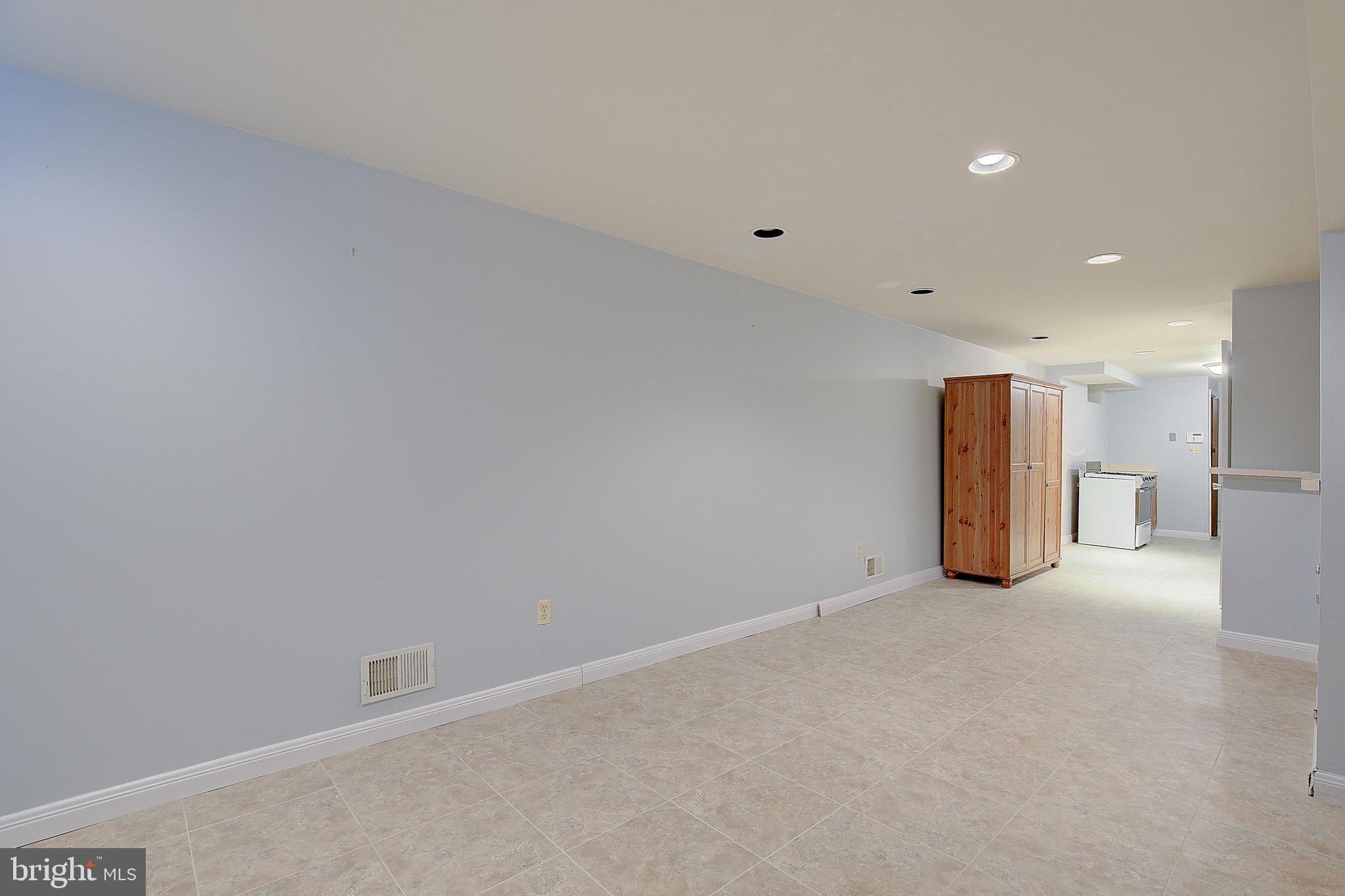 SPRINGFIELD MANOR - Residential