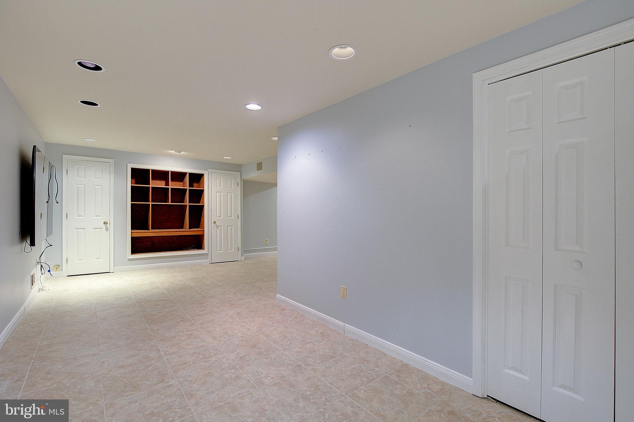 SPRINGFIELD MANOR - Residential