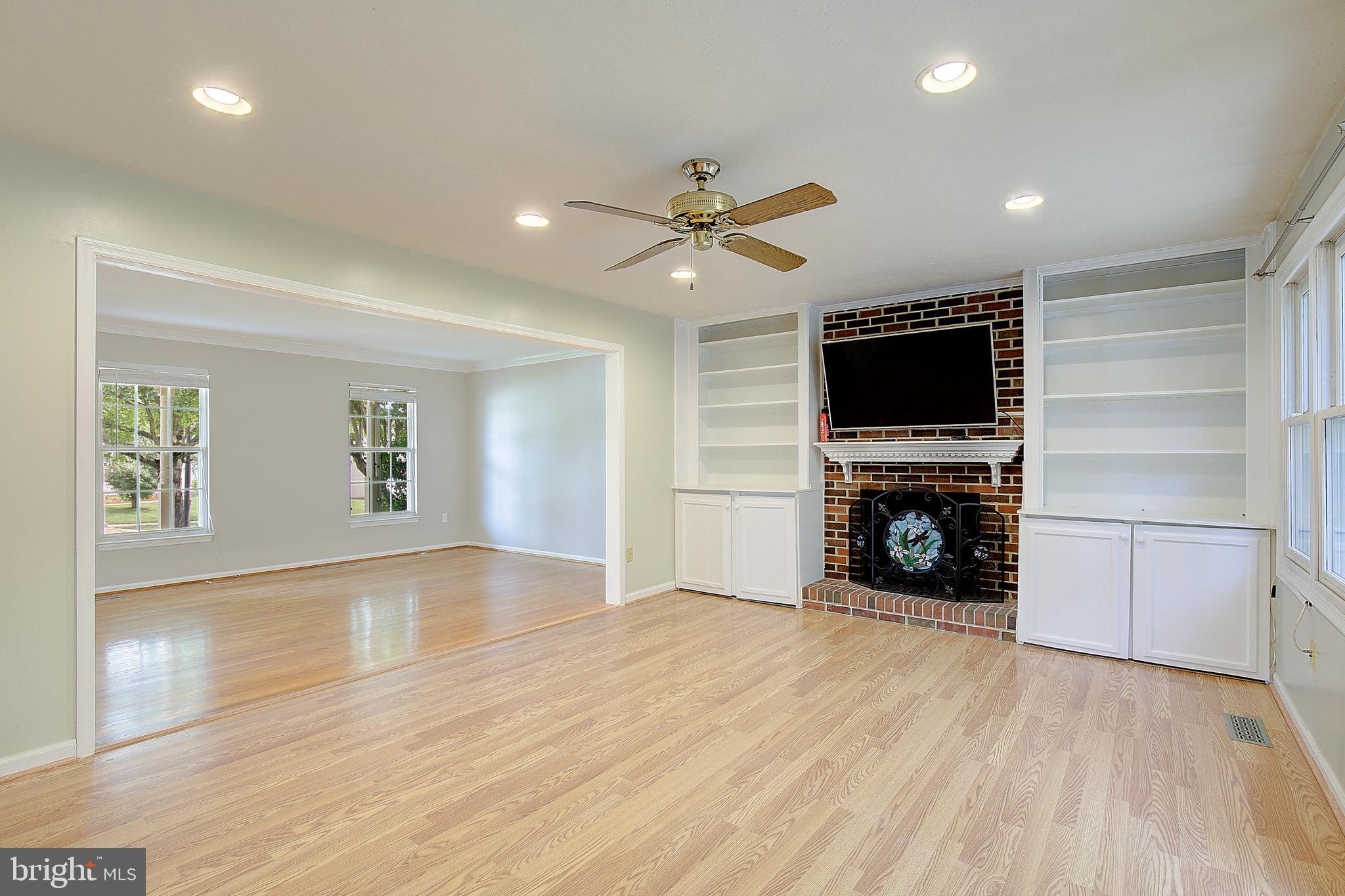 SPRINGFIELD MANOR - Residential