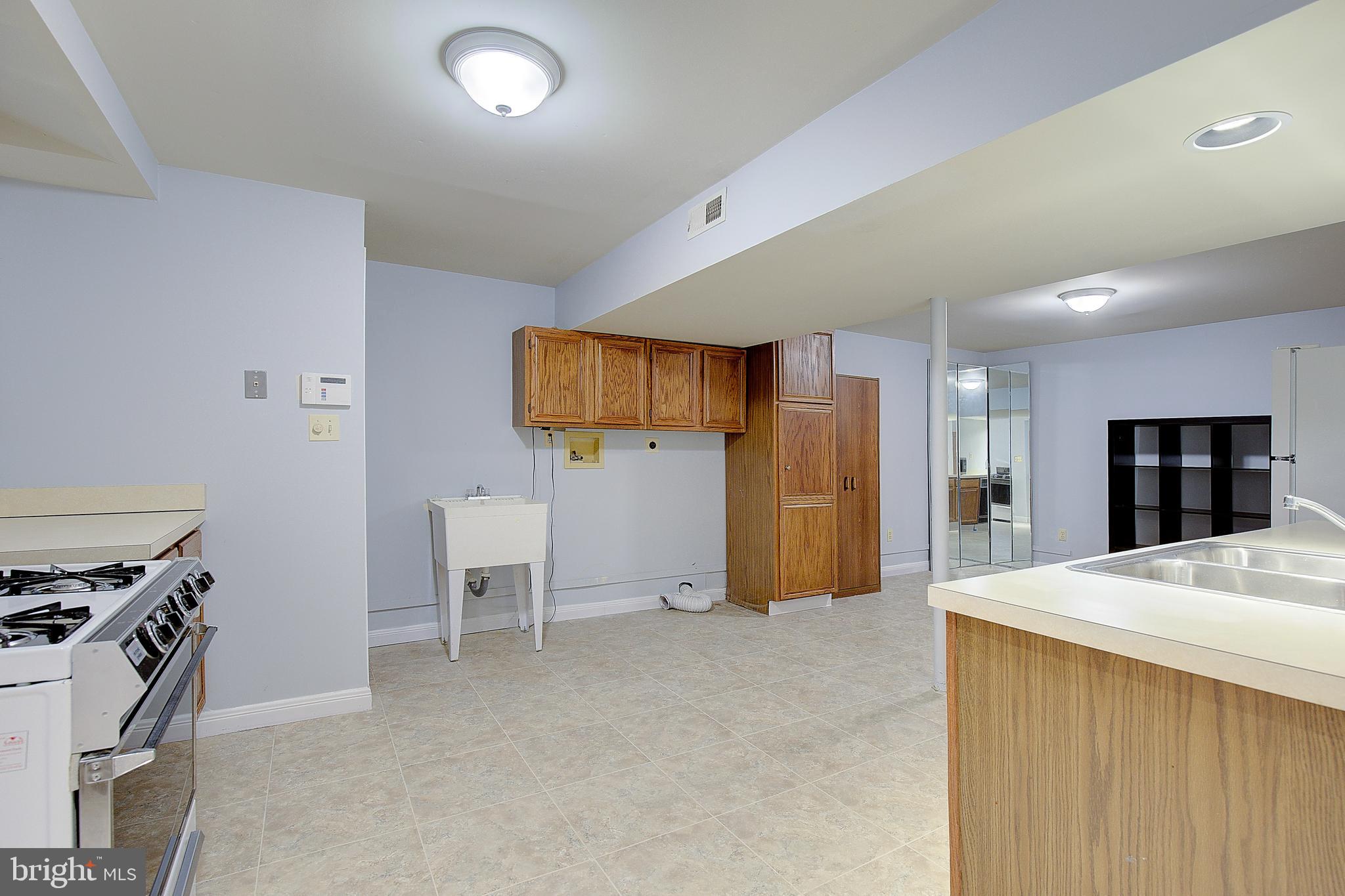 SPRINGFIELD MANOR - Residential