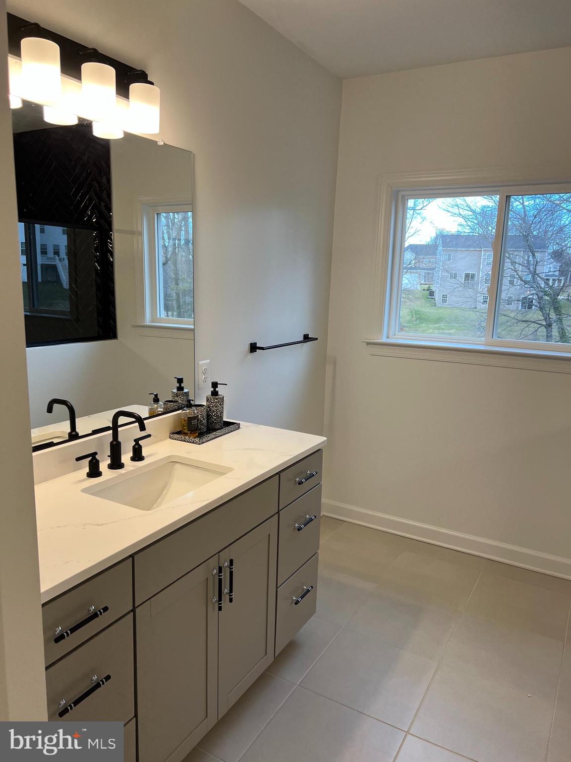 GLENN DALE - Residential Lease