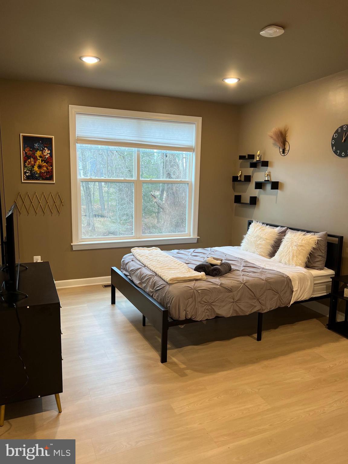 GLENN DALE - Residential Lease