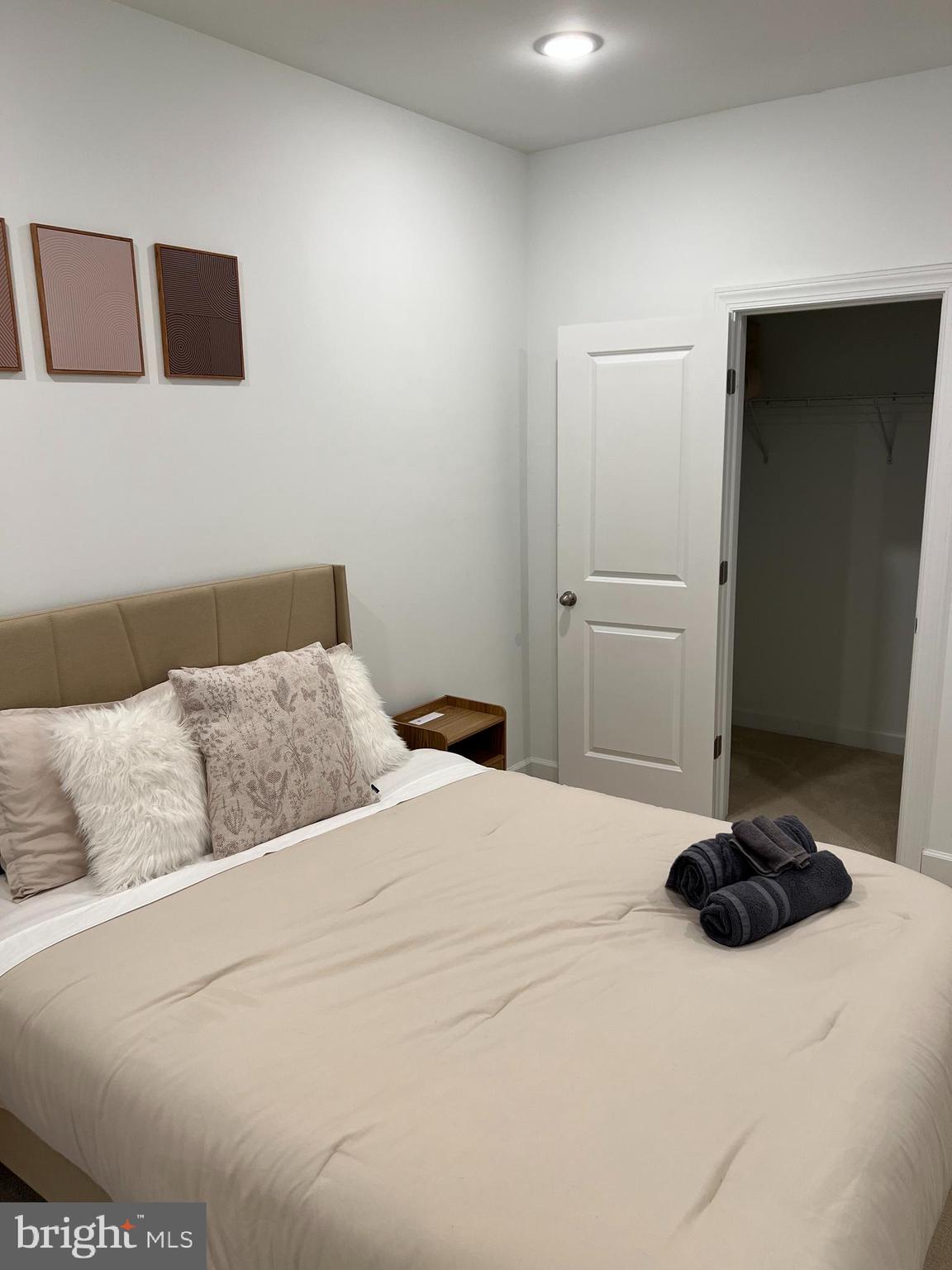 GLENN DALE - Residential Lease