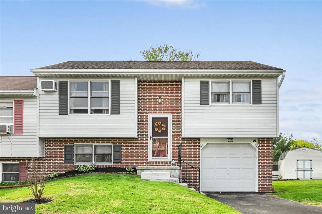 Photo of 38 Pickford Drive, LANCASTER, PA 17603 (MLS # PALA2086522)