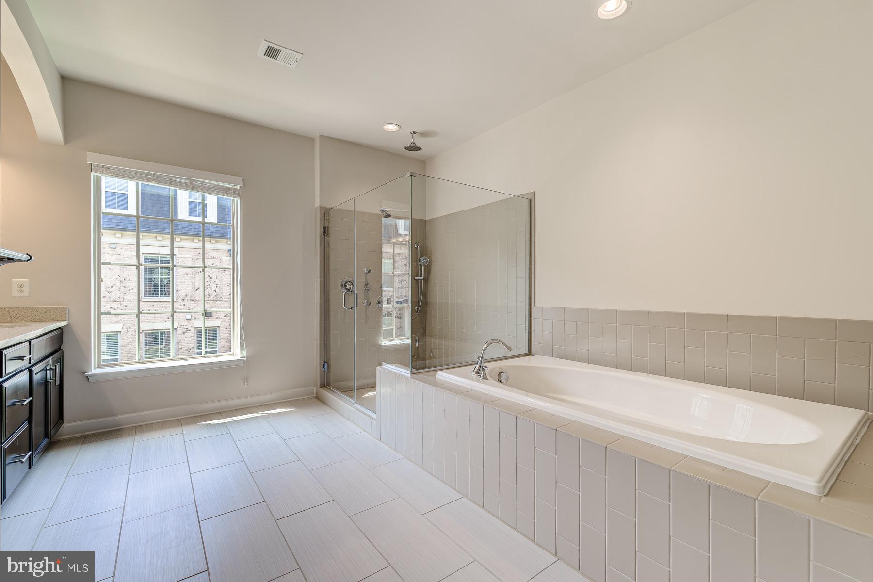 POTOMAC OVERLOOK AT NATIONAL HARBOR - Residential Lease