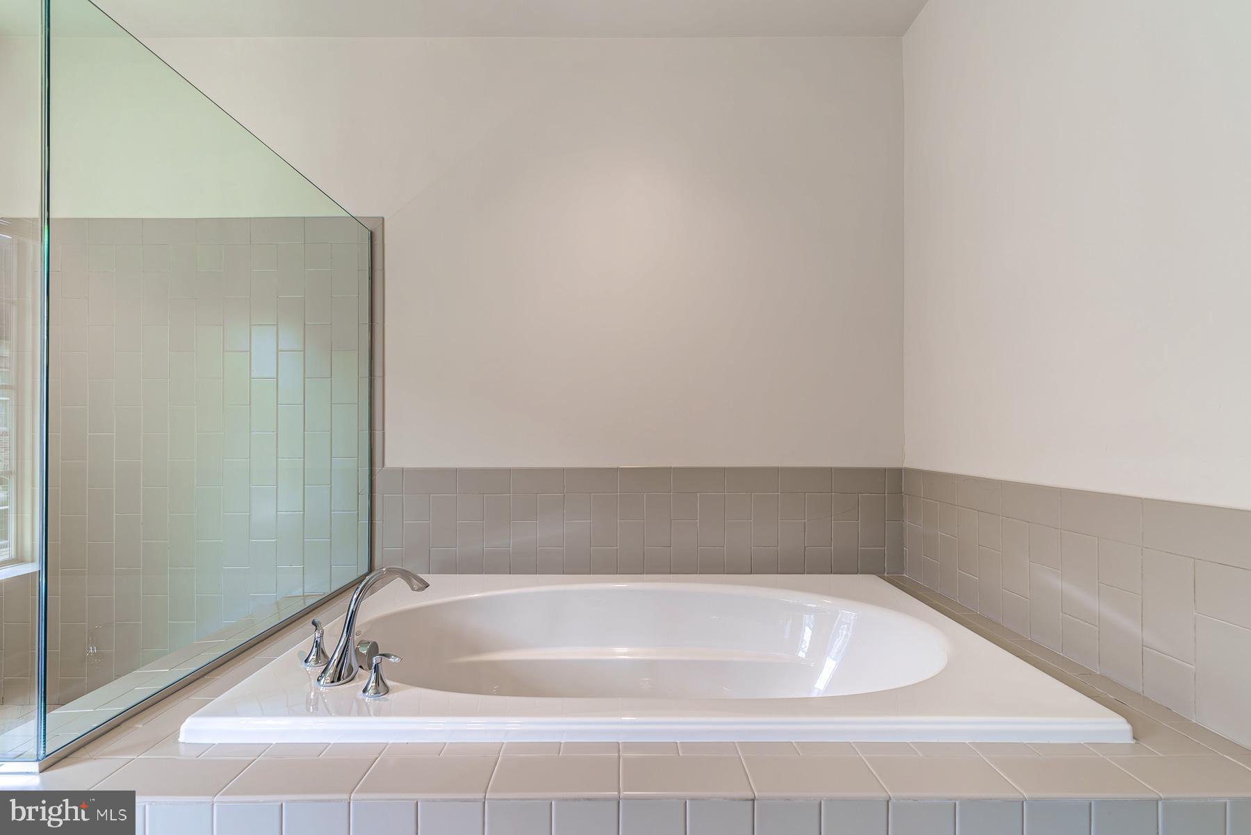 POTOMAC OVERLOOK AT NATIONAL HARBOR - Residential Lease