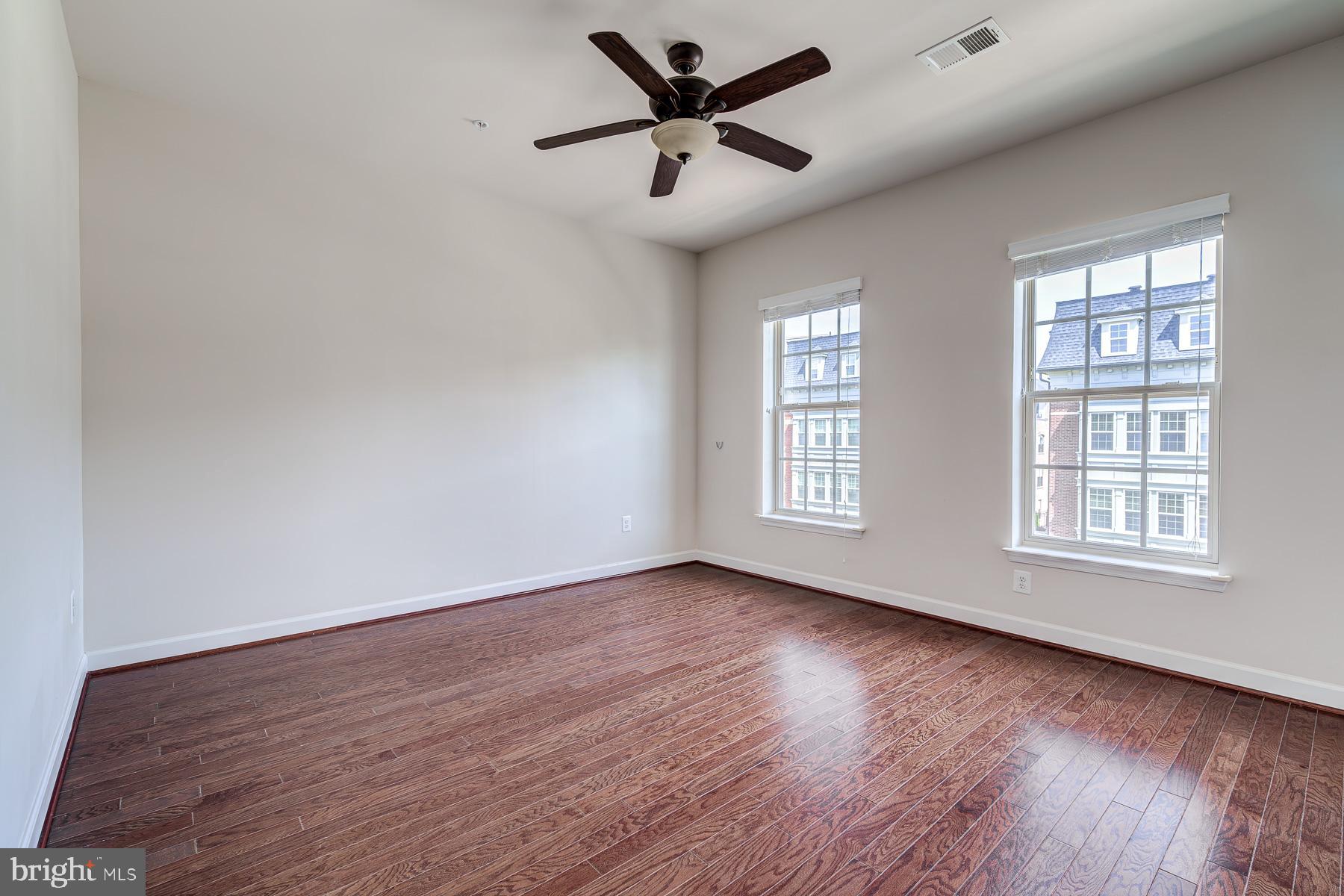 POTOMAC OVERLOOK AT NATIONAL HARBOR - Residential Lease