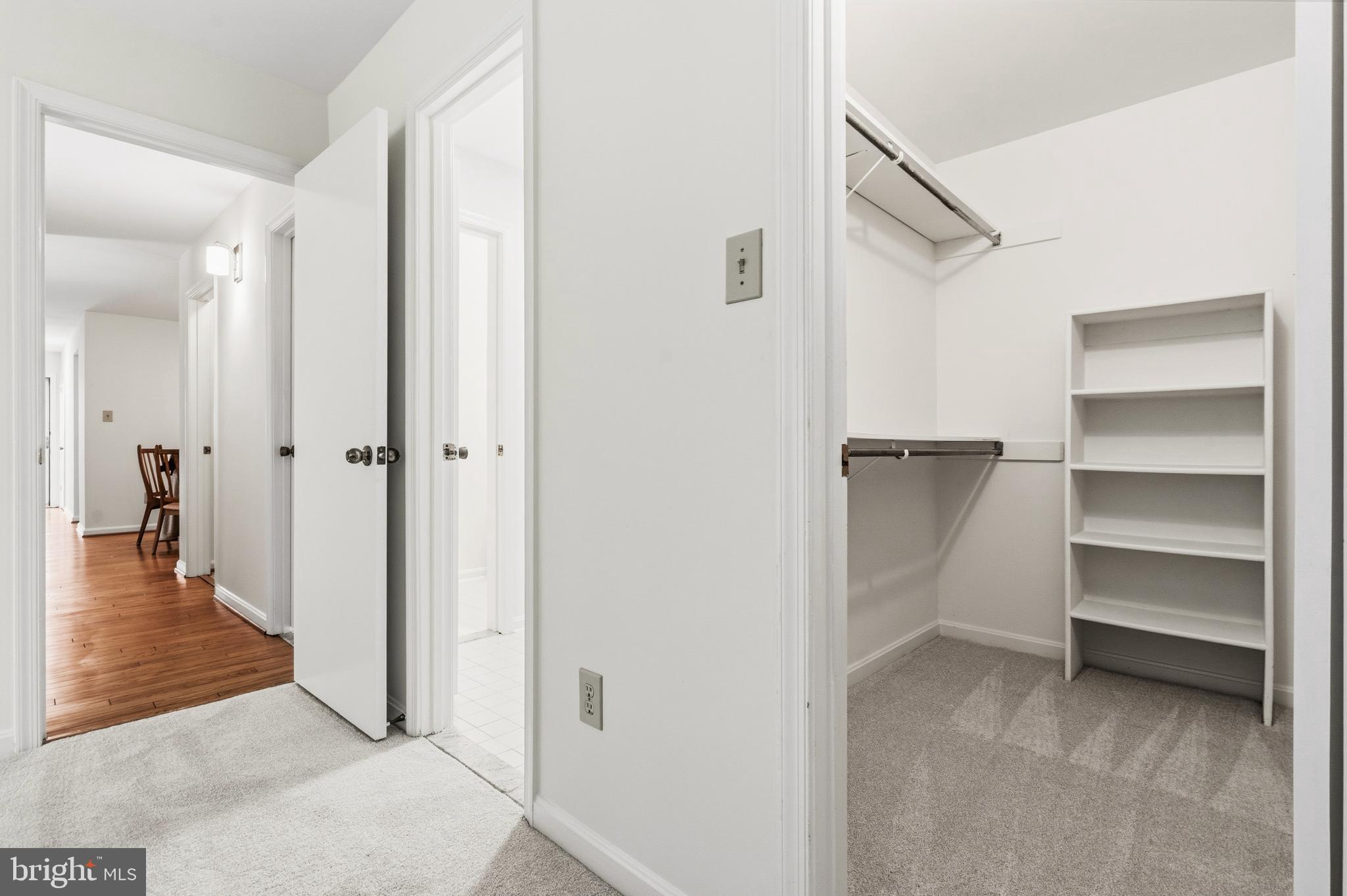OAKTON TERRACE - Residential