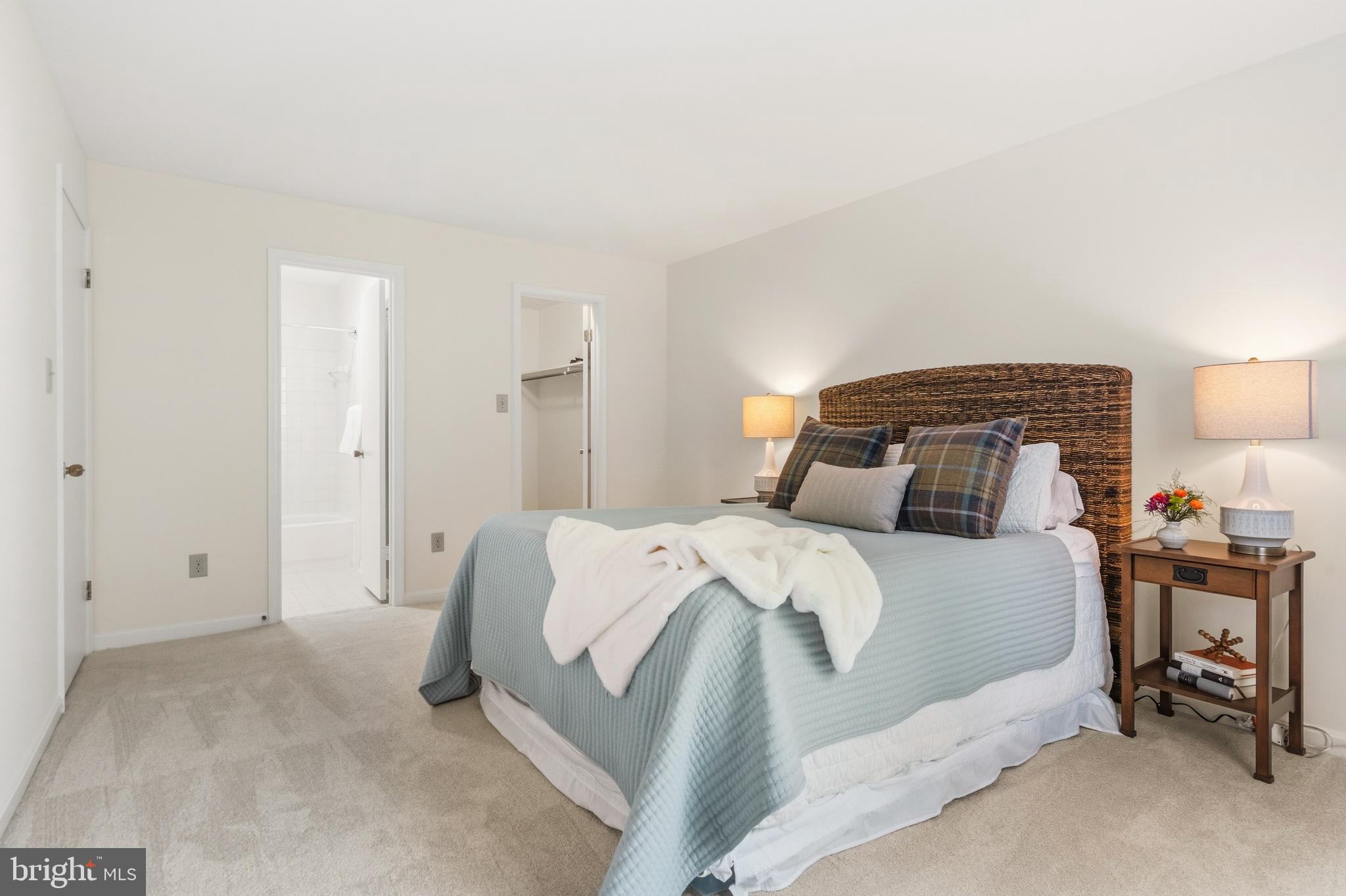 OAKTON TERRACE - Residential