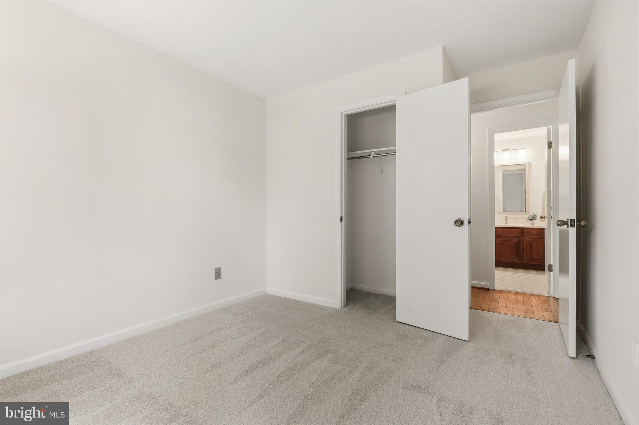 OAKTON TERRACE - Residential