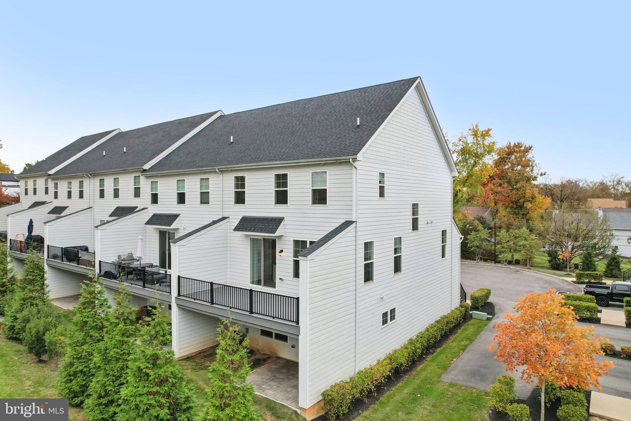 LAFAYETTE HILL - Residential