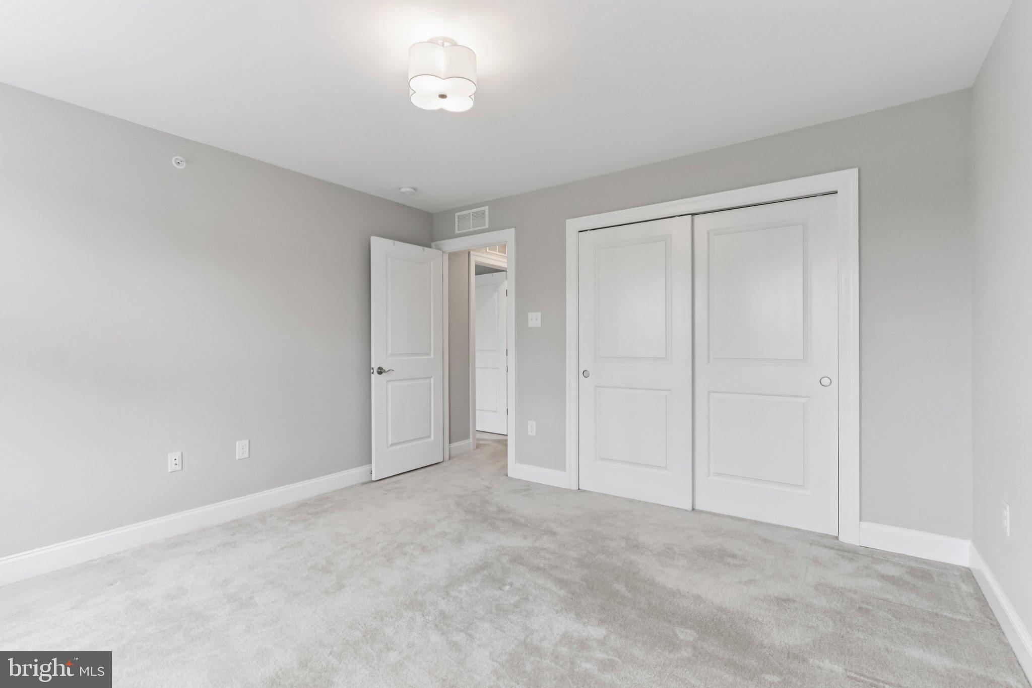 LAFAYETTE HILL - Residential