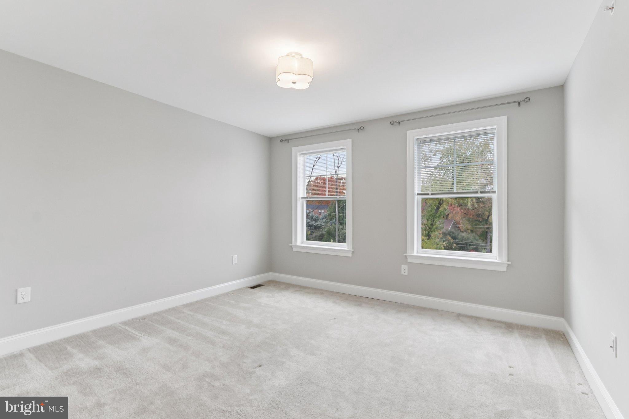 LAFAYETTE HILL - Residential