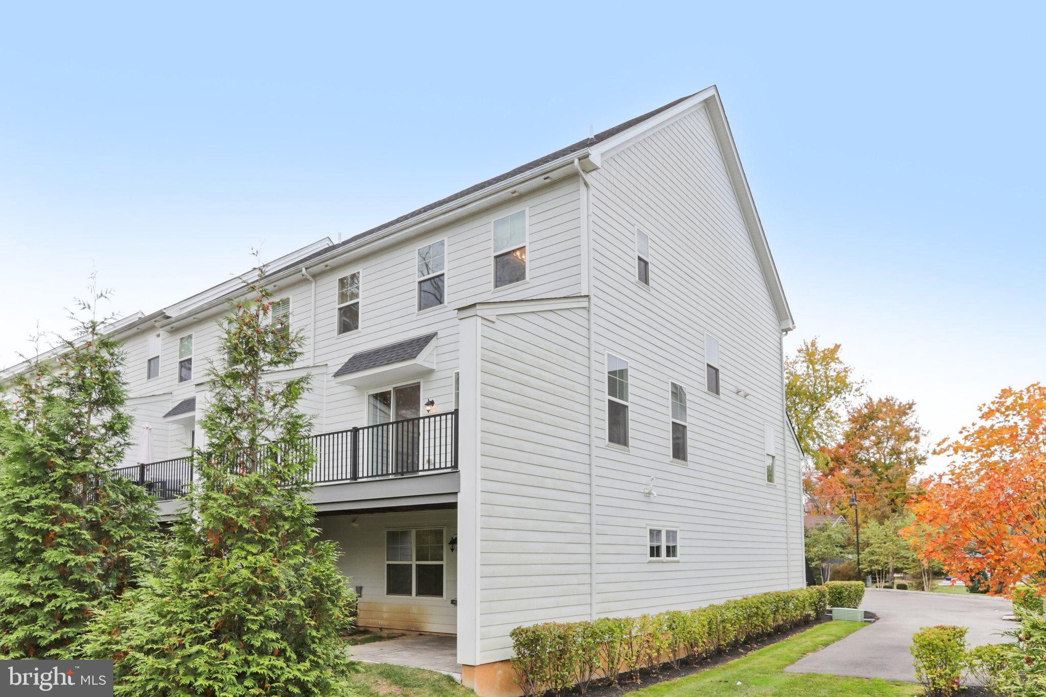 LAFAYETTE HILL - Residential