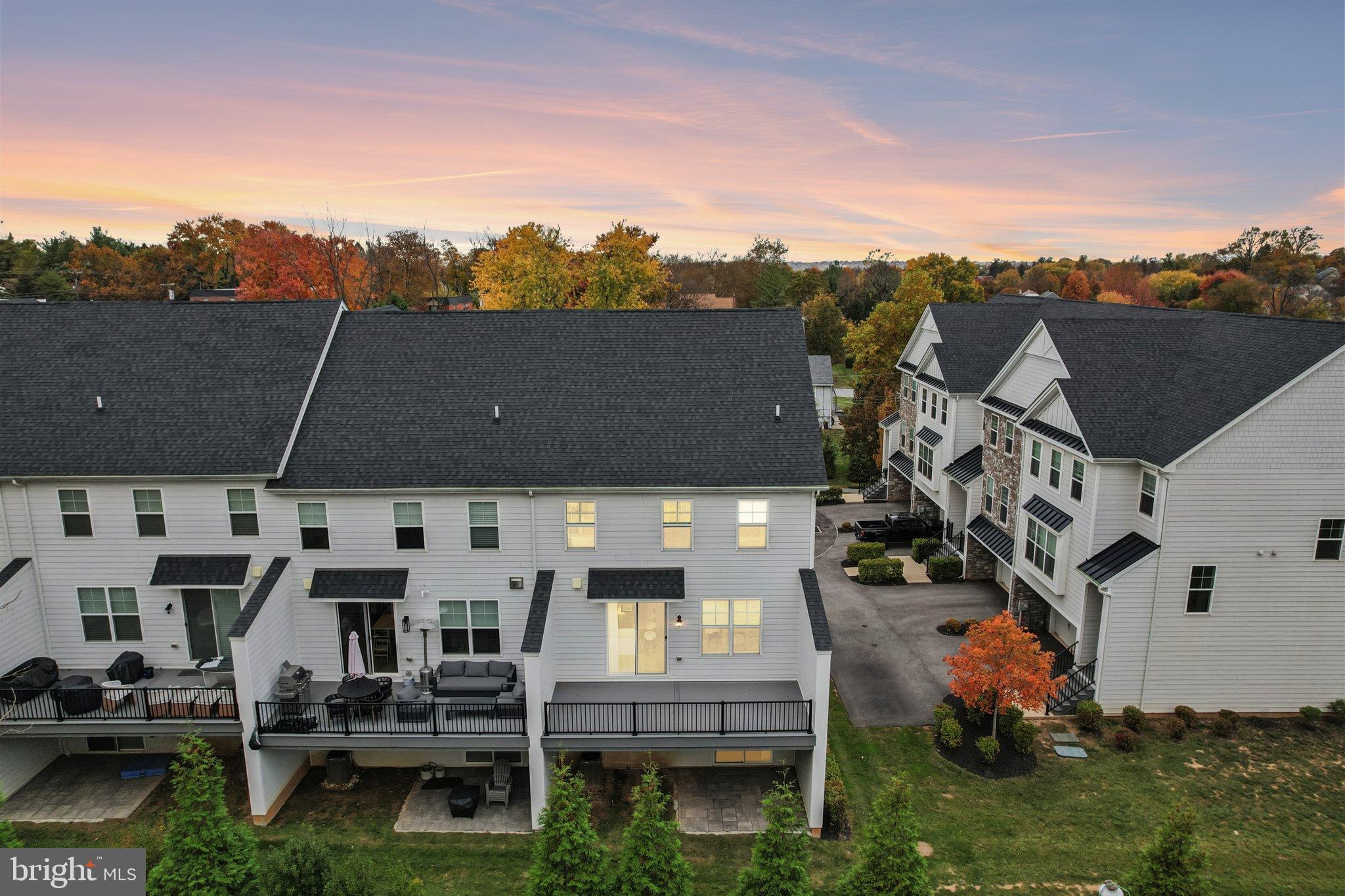 LAFAYETTE HILL - Residential