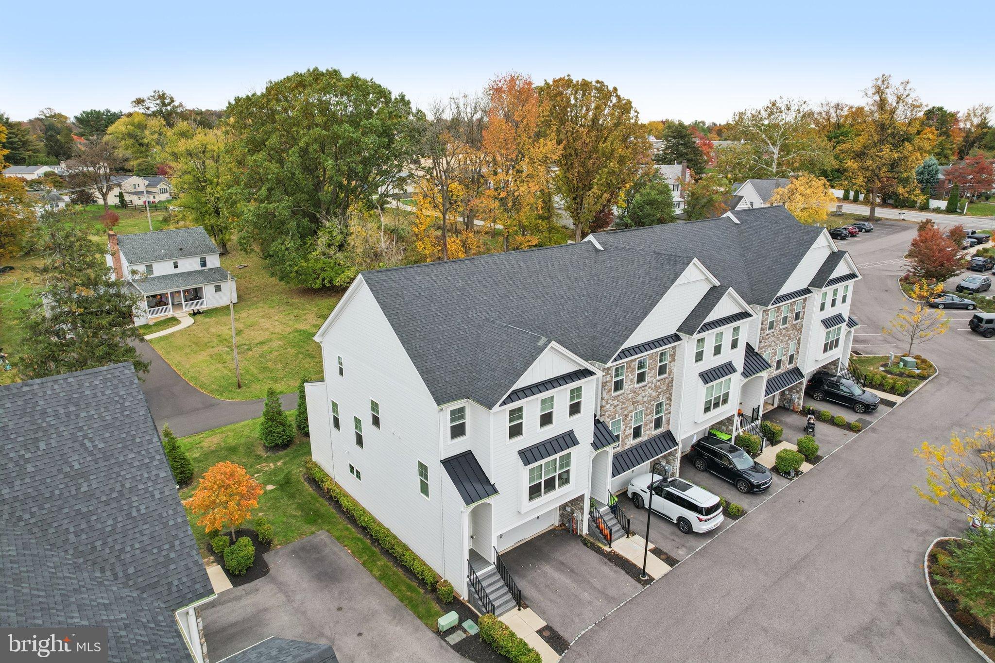 LAFAYETTE HILL - Residential