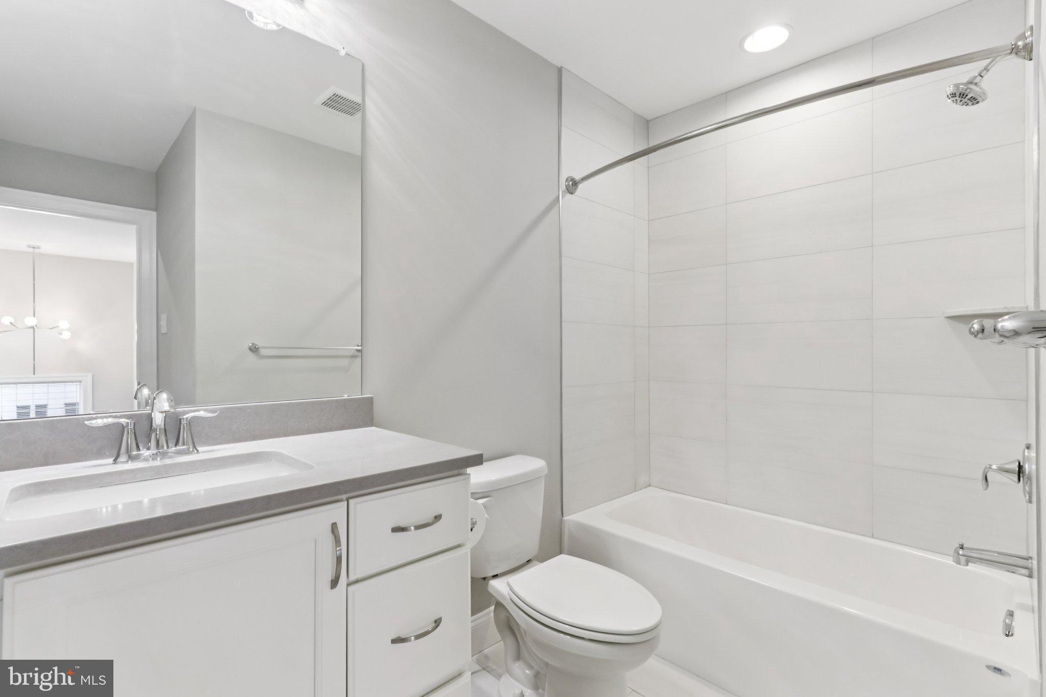 LAFAYETTE HILL - Residential