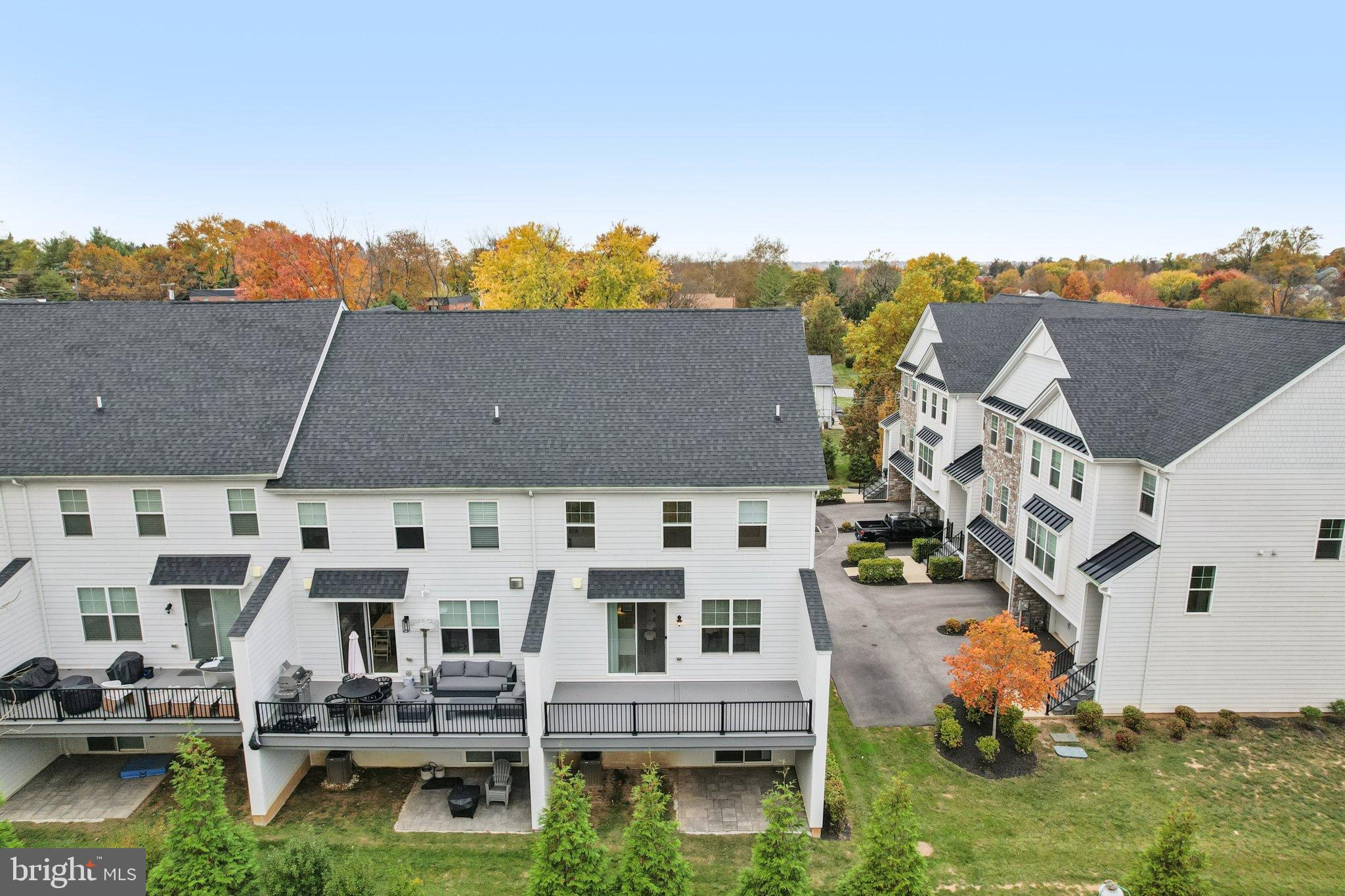 LAFAYETTE HILL - Residential