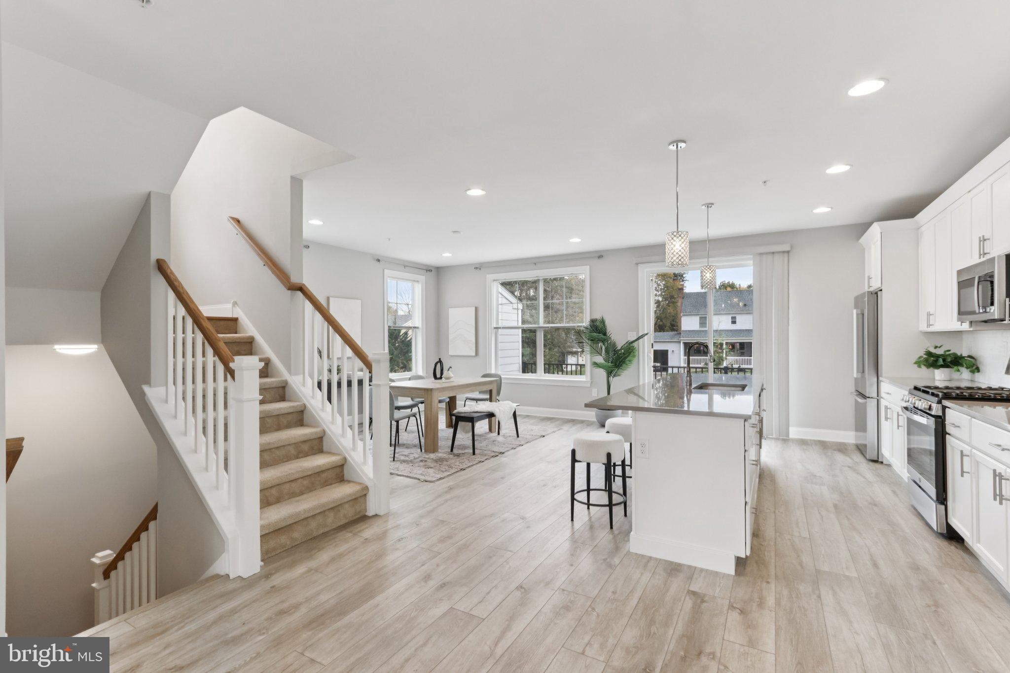 LAFAYETTE HILL - Residential