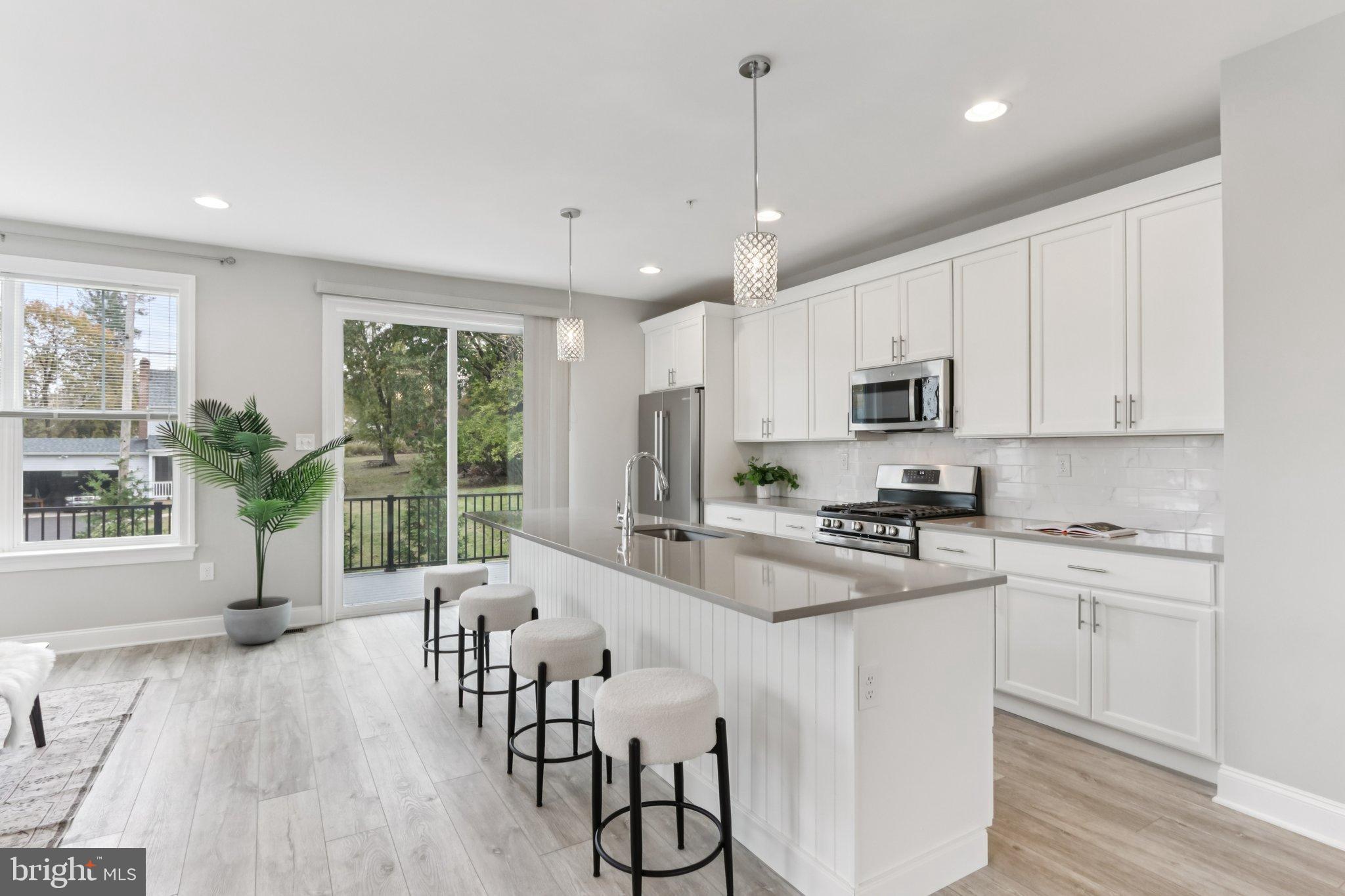 LAFAYETTE HILL - Residential