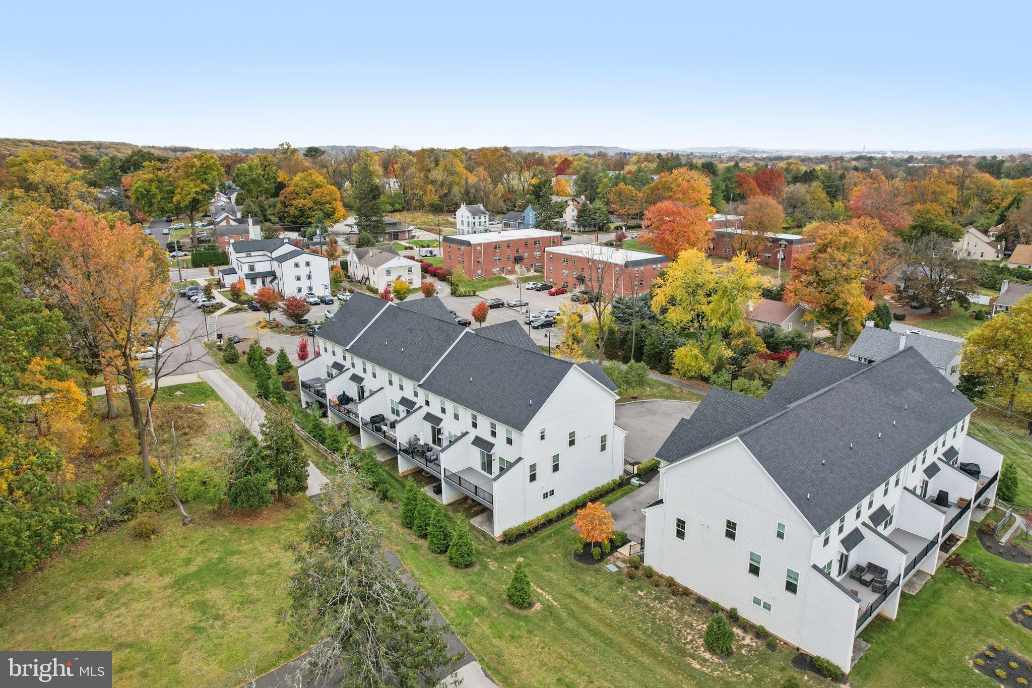 LAFAYETTE HILL - Residential