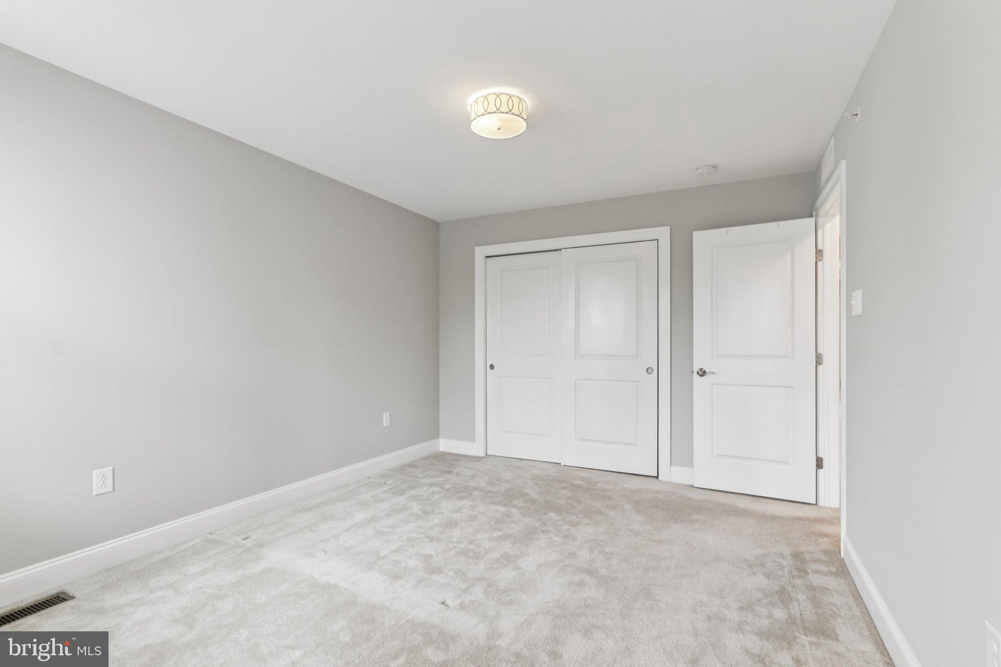 LAFAYETTE HILL - Residential