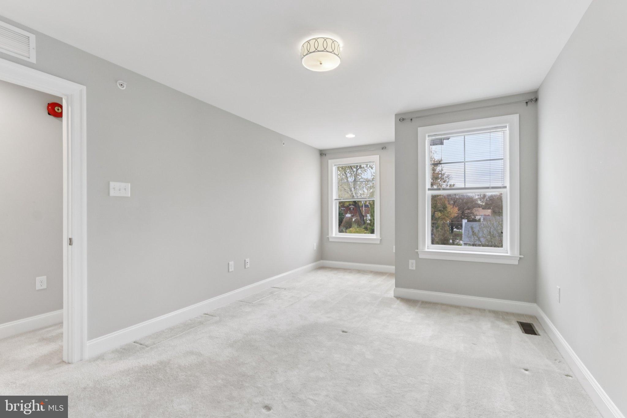 LAFAYETTE HILL - Residential