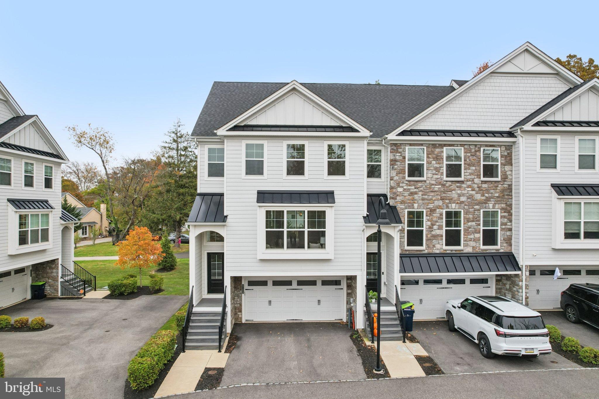 LAFAYETTE HILL - Residential