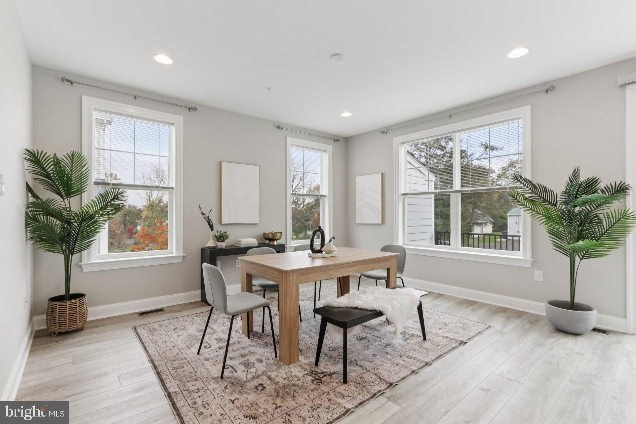 LAFAYETTE HILL - Residential