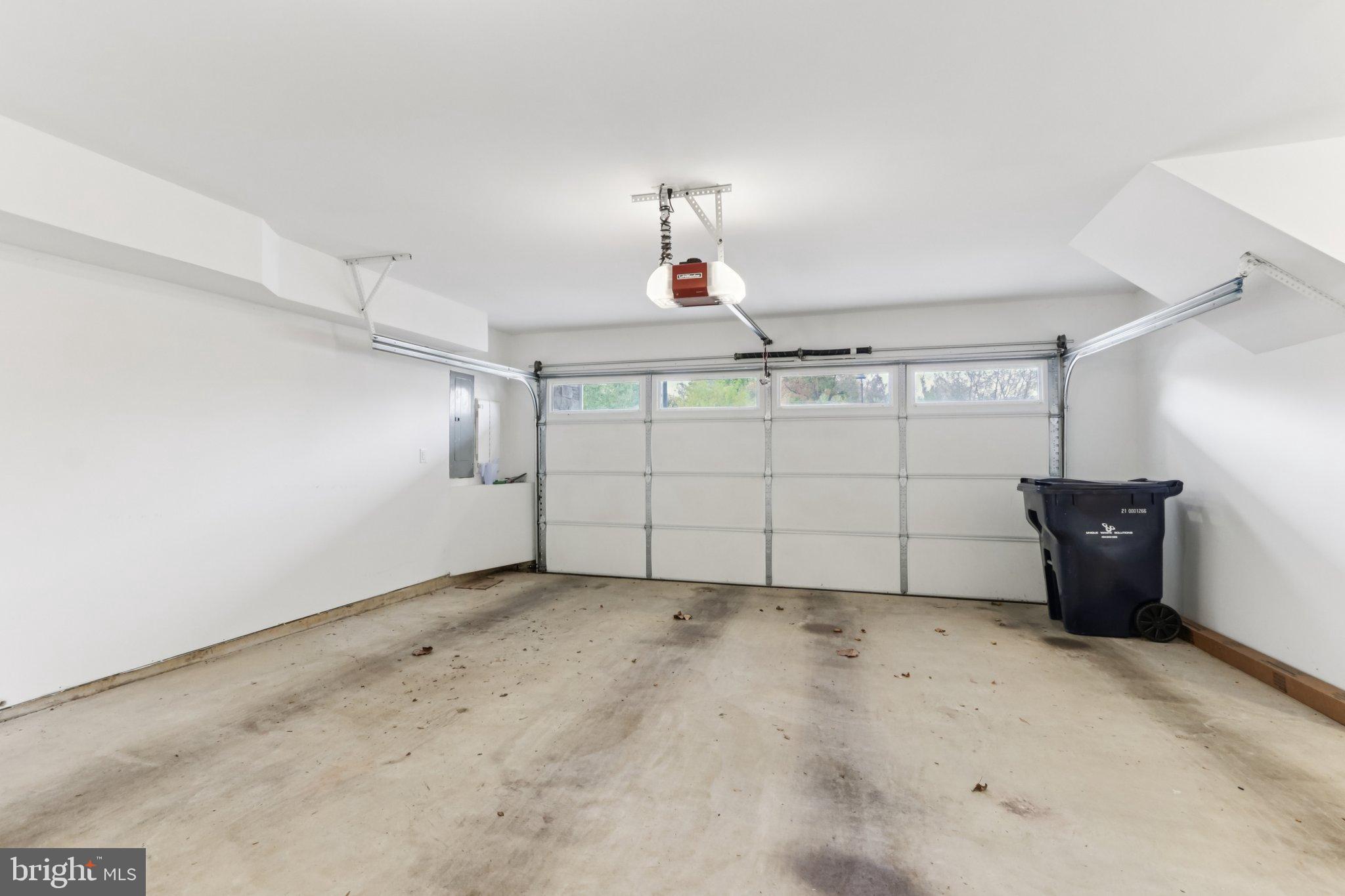 LAFAYETTE HILL - Residential