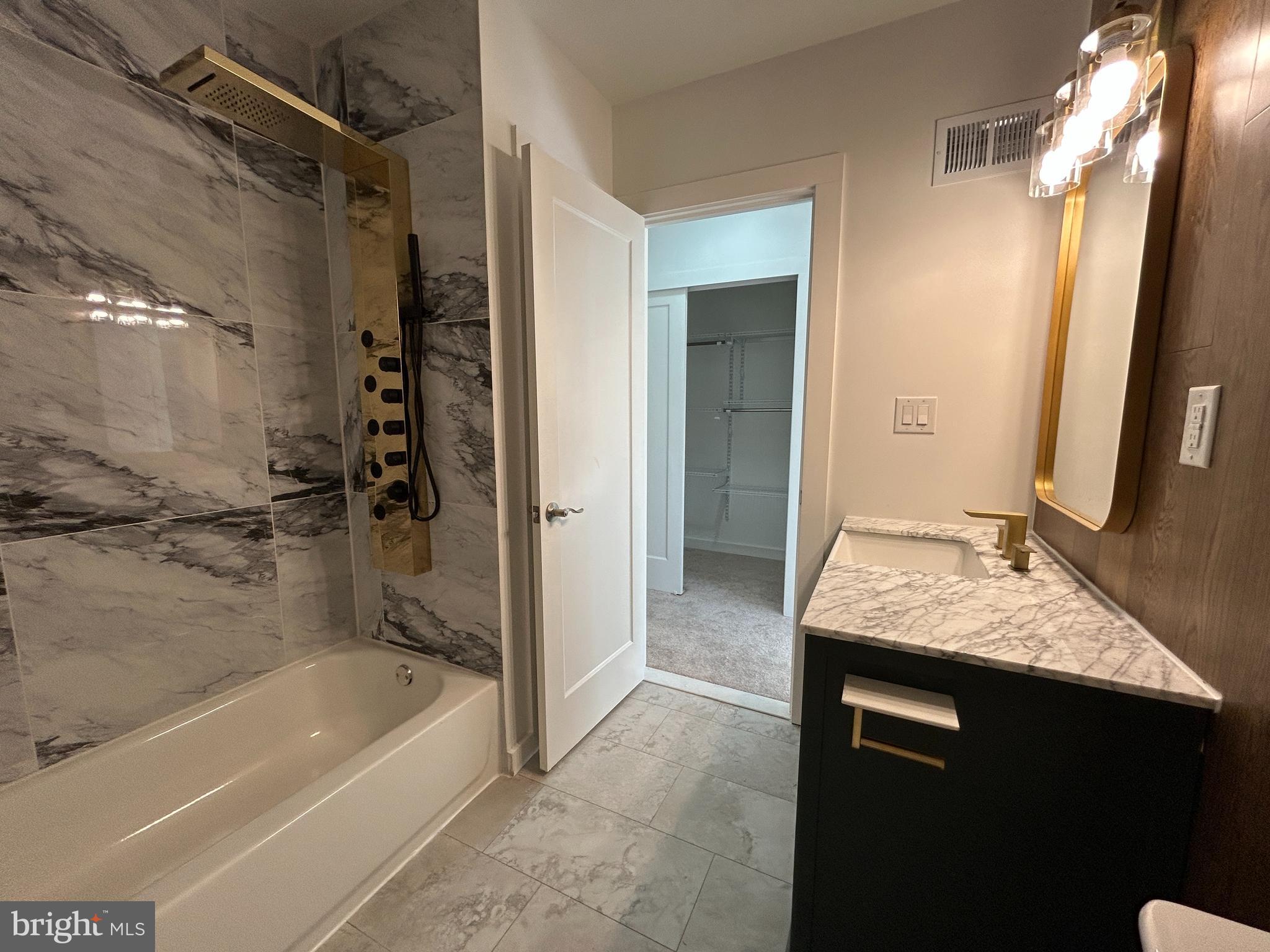 GLENSIDE - Residential Lease