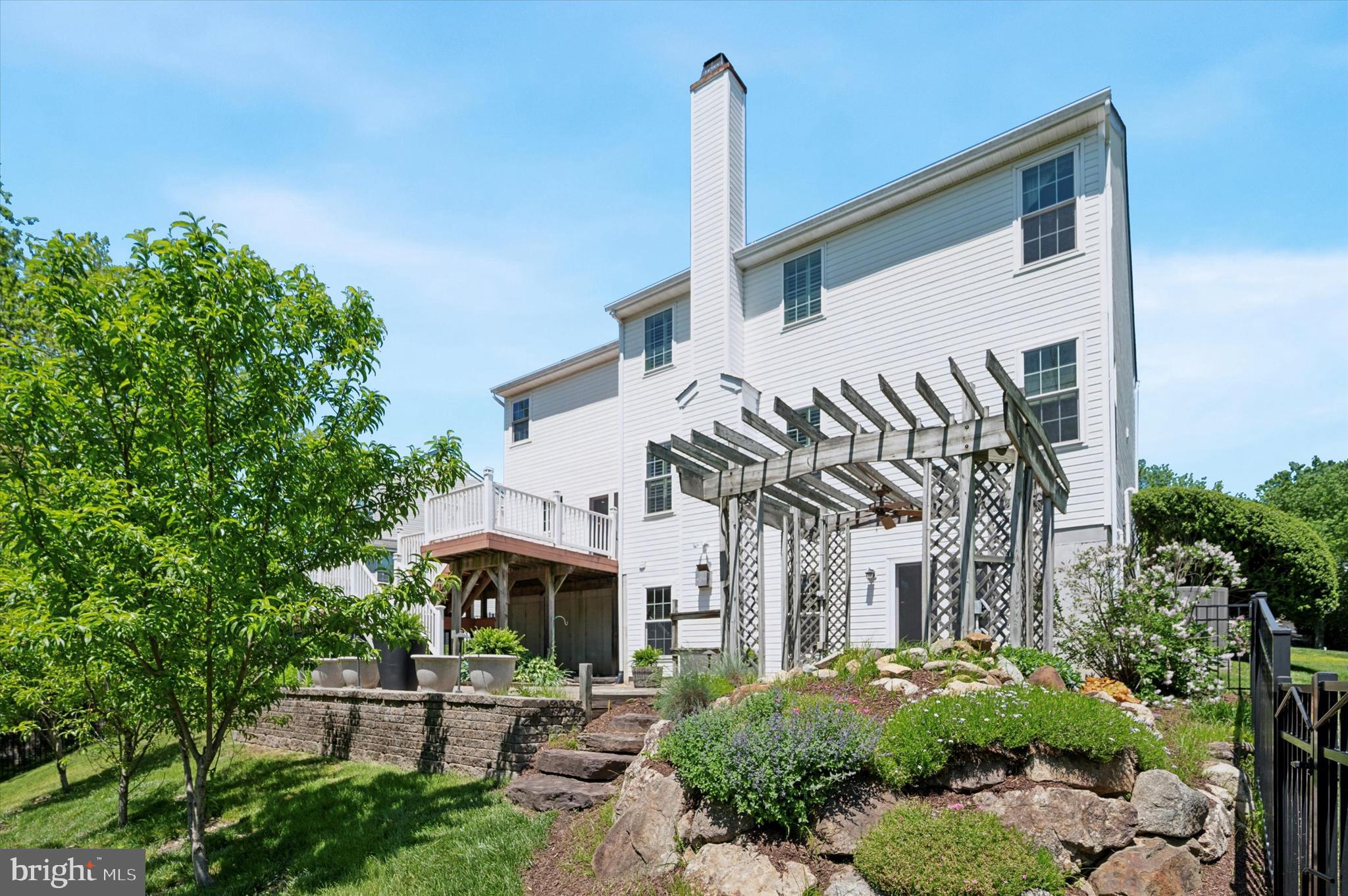 OLD MILL POINTE - Residential